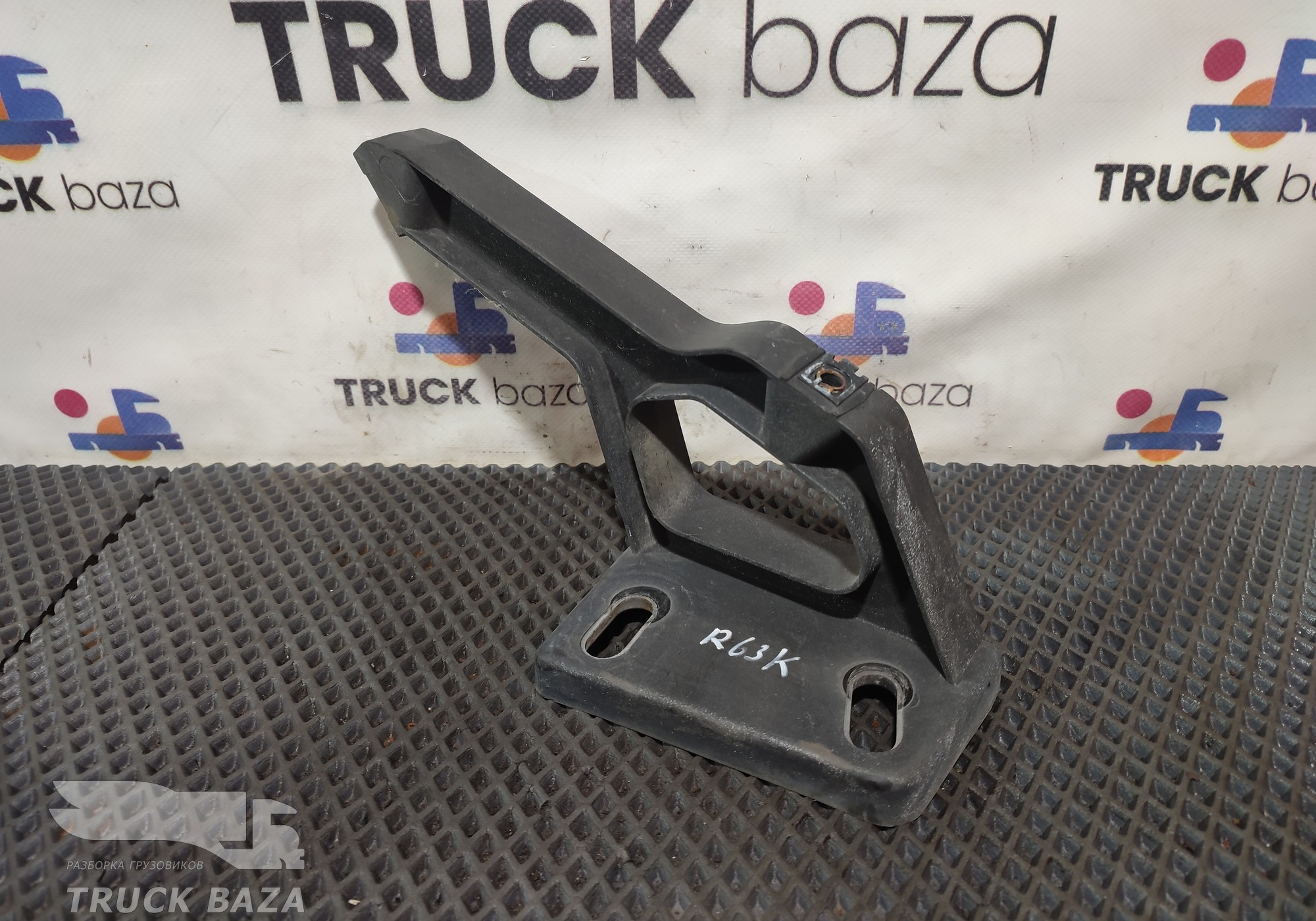 82366114 Кронштейн солнцезащитного козырька для Renault T (с 2013)