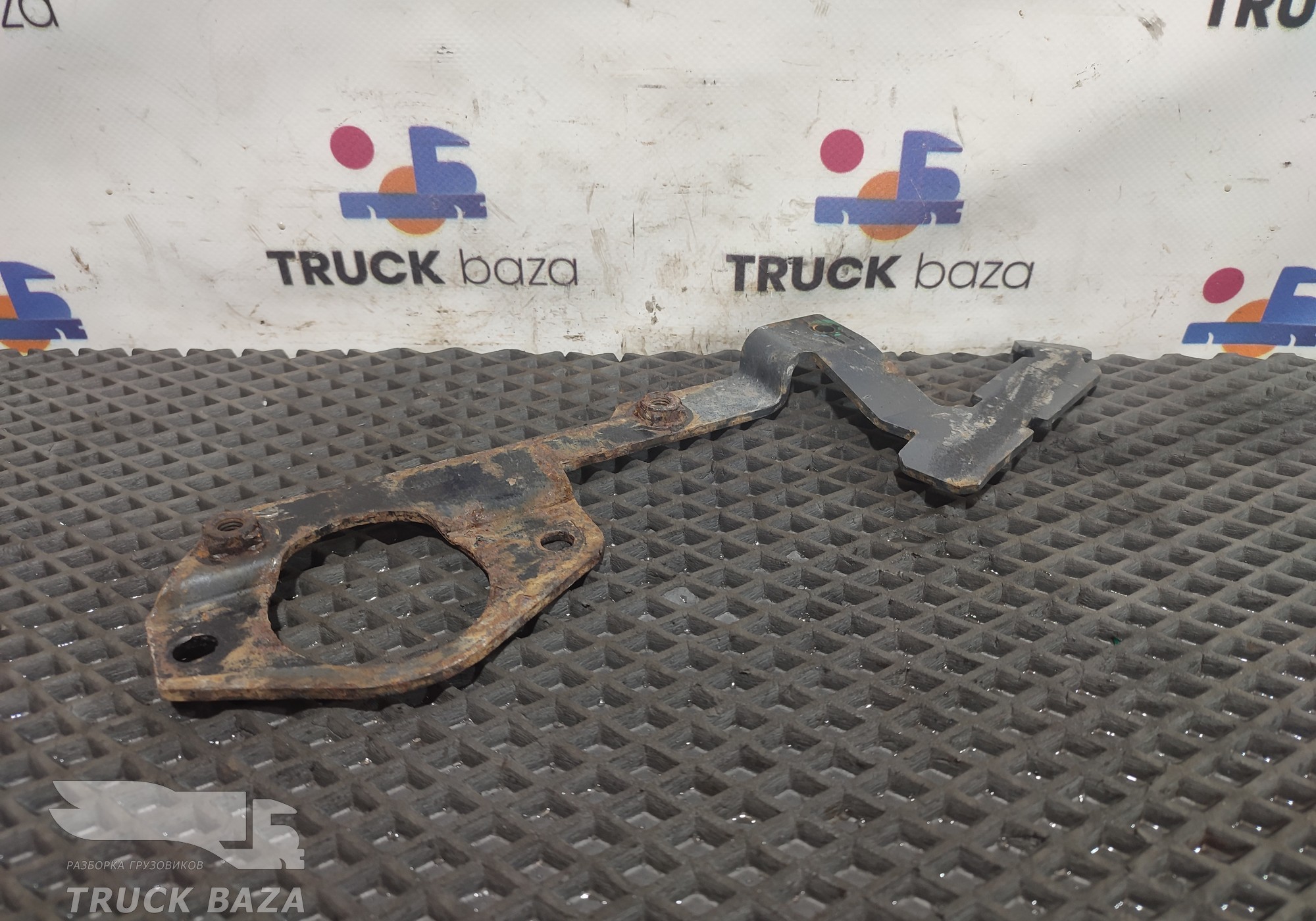 9305400240 Кронштейн проводки для Mercedes-Benz Actros MP3 (с 2008)
