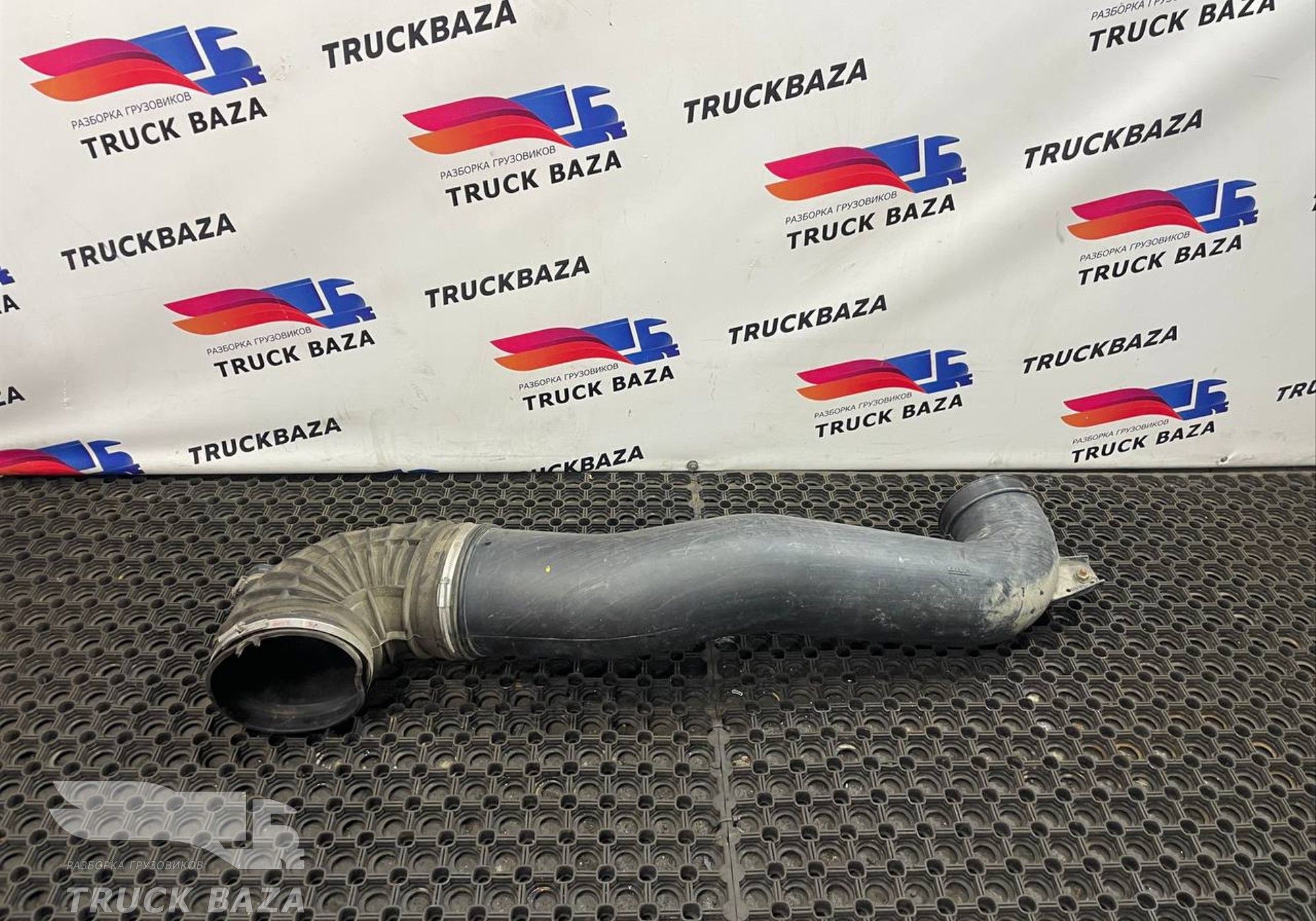 1637940 Патрубок воздушного фильтра для Daf XF105 (с 2005)