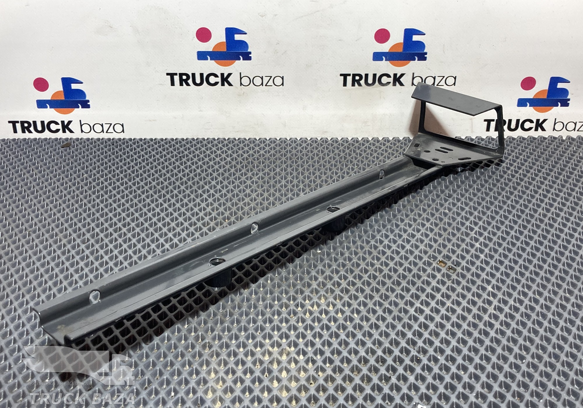 2274583 Кронштейн габарита для Scania 6-series R (с 2016)