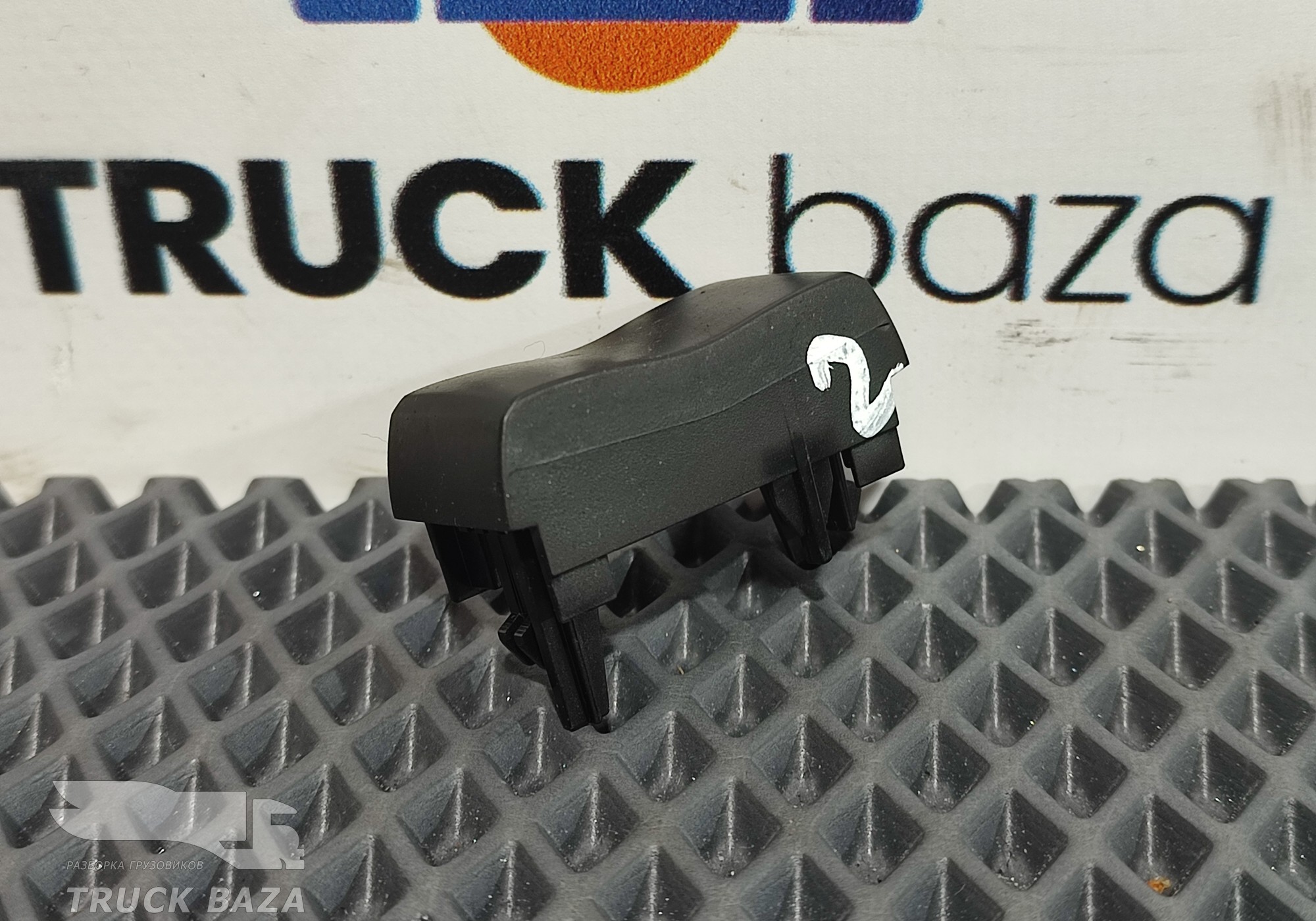 2258466 Заглушка кнопки для Scania 6-series R (с 2016)