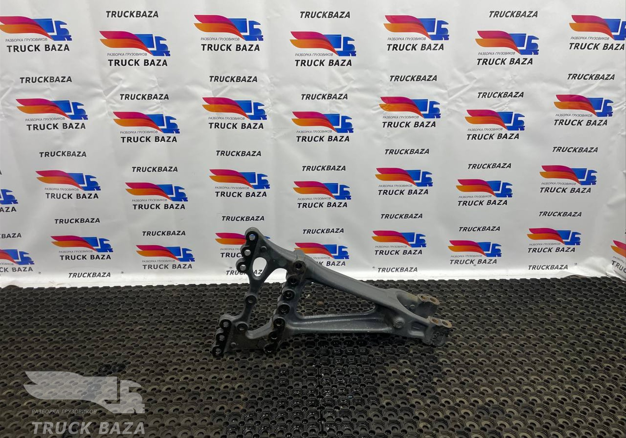 A9603257714 Кронштейн реактивной тяги левый для КАМАЗ 54901