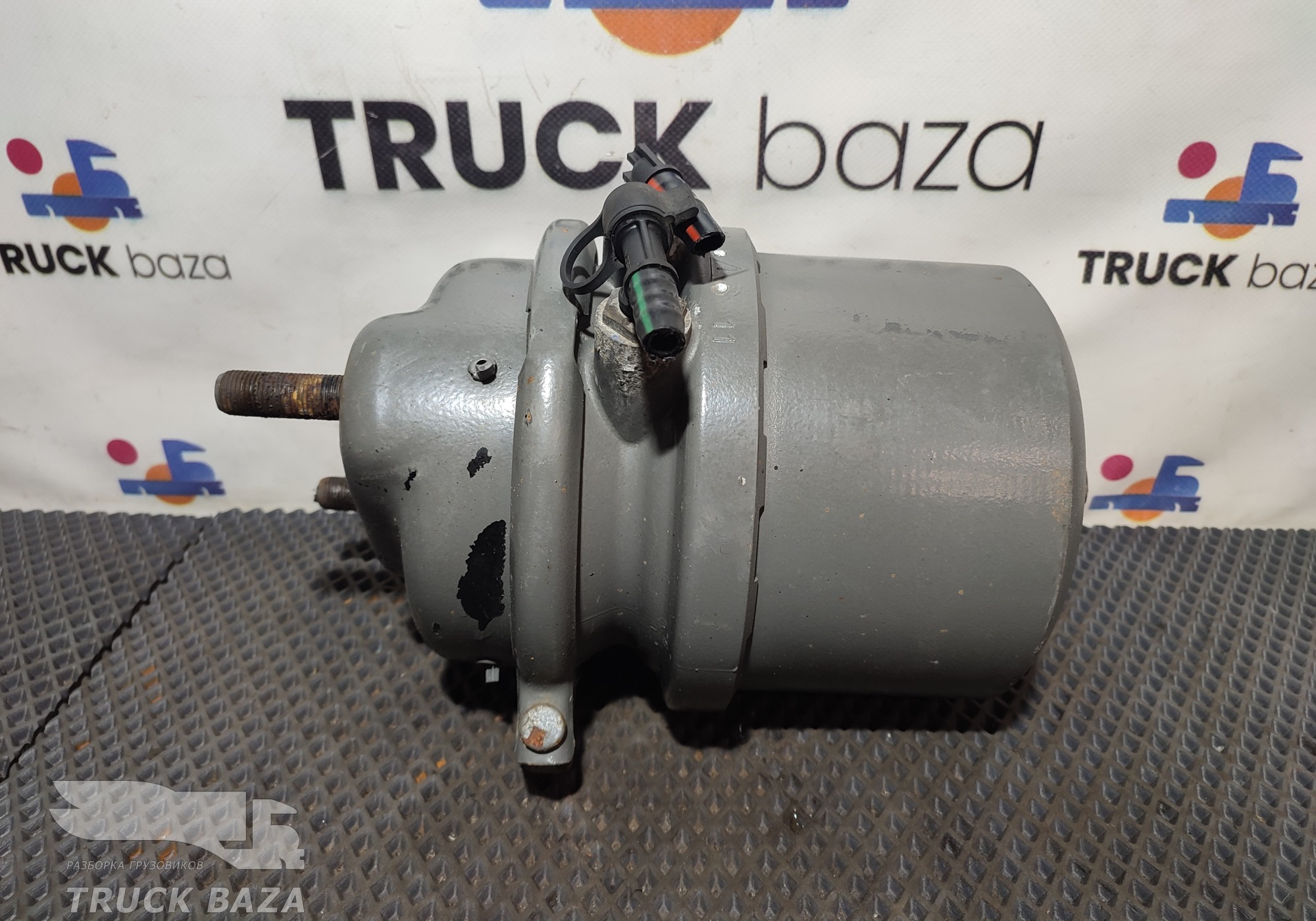 812W504106886 Энергоаккумулятор задний левый для Sinotruk Sitrak C7H