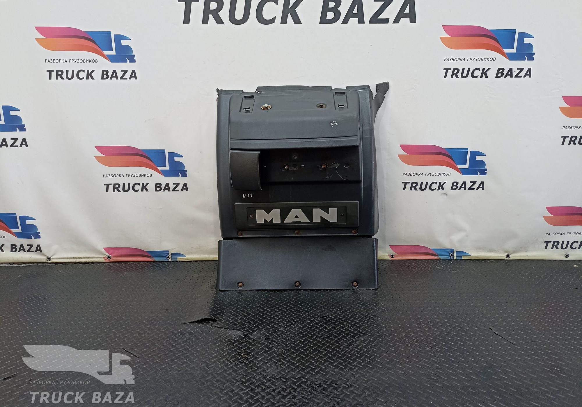 81664106604 Крыло заднее правое задняя часть для Man TGA