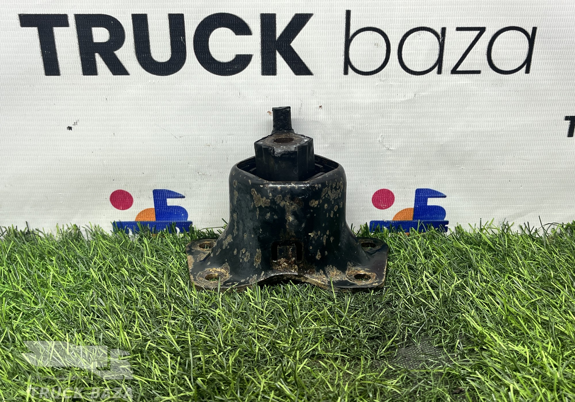 9304320085 Кронштейн ящика АКБ