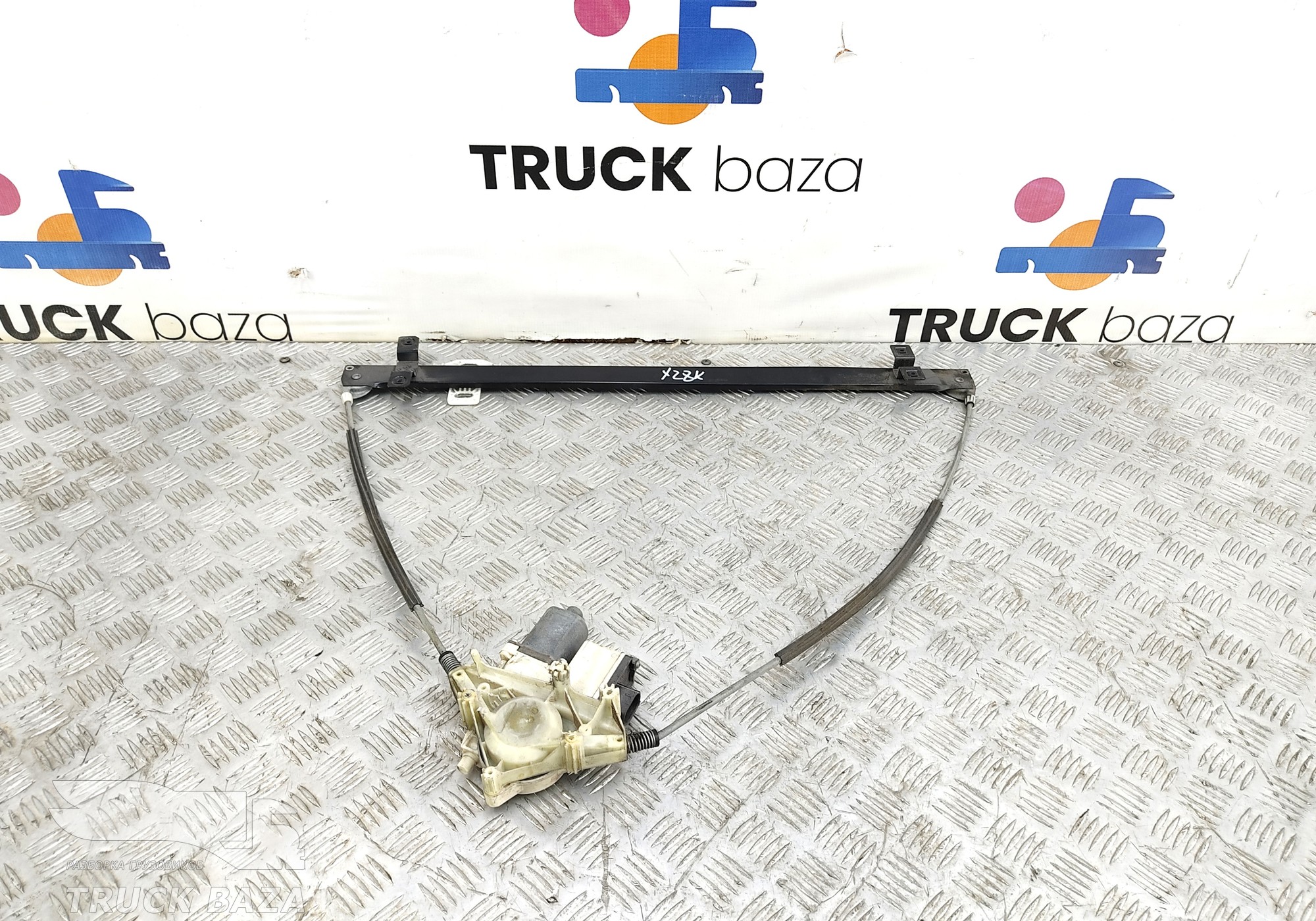 1779722 Стеклоподъемник правый для Daf XF105 (с 2005)