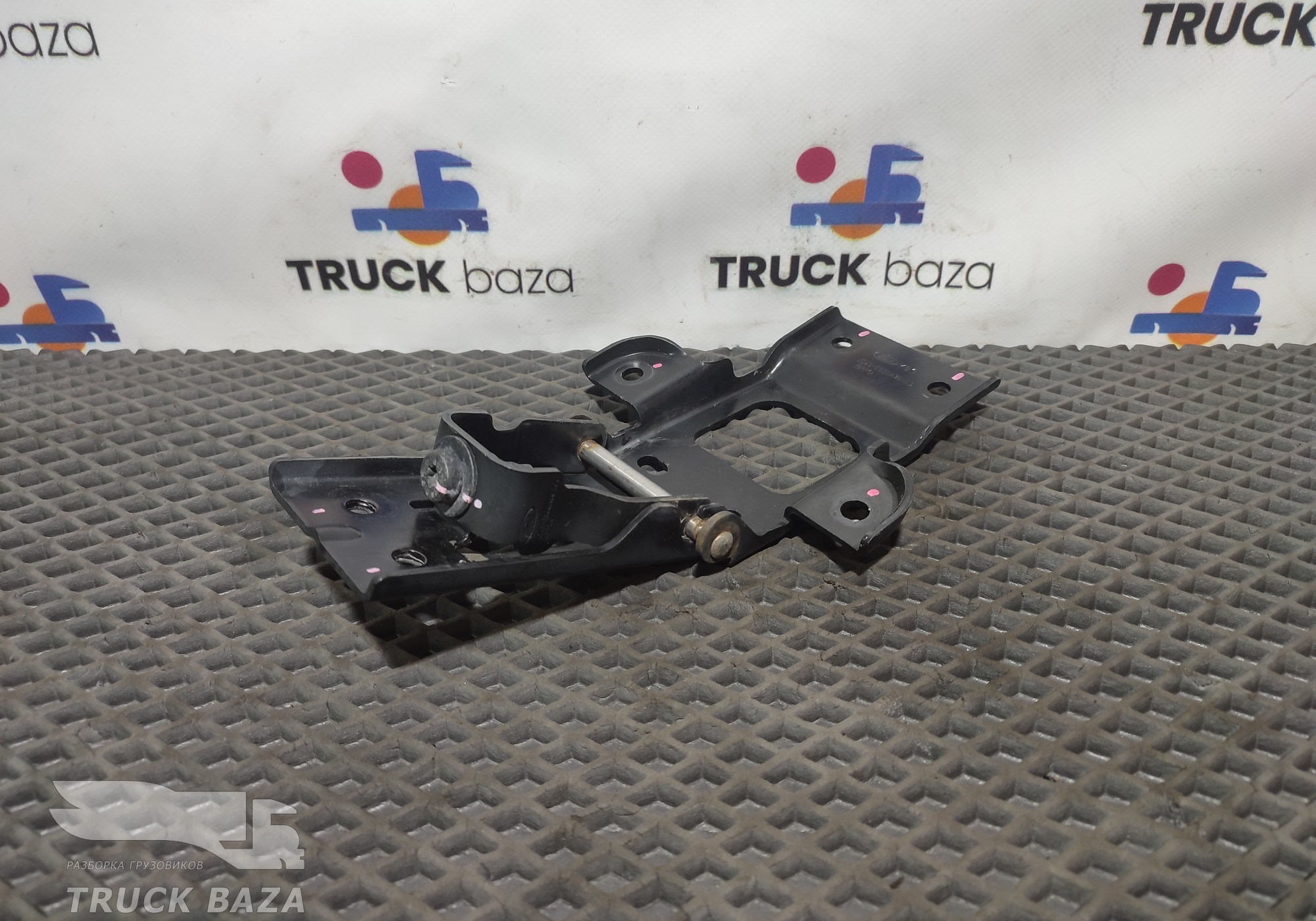 JC46E500A34AB Кронштейн спойлера для Ford F-MAX (с 2018)