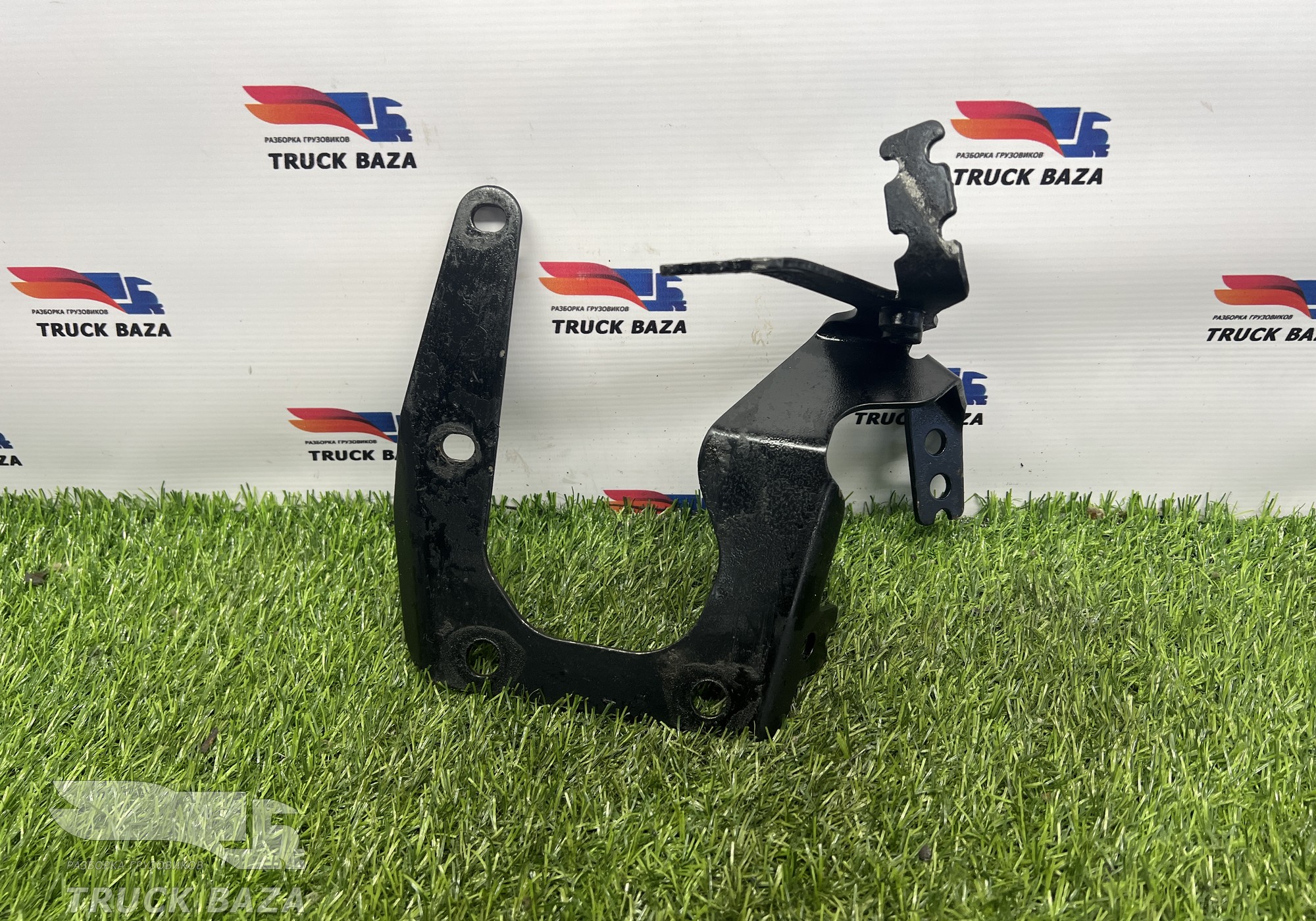 81473405164 Кронштейн бачка ГУРа для Man TGX