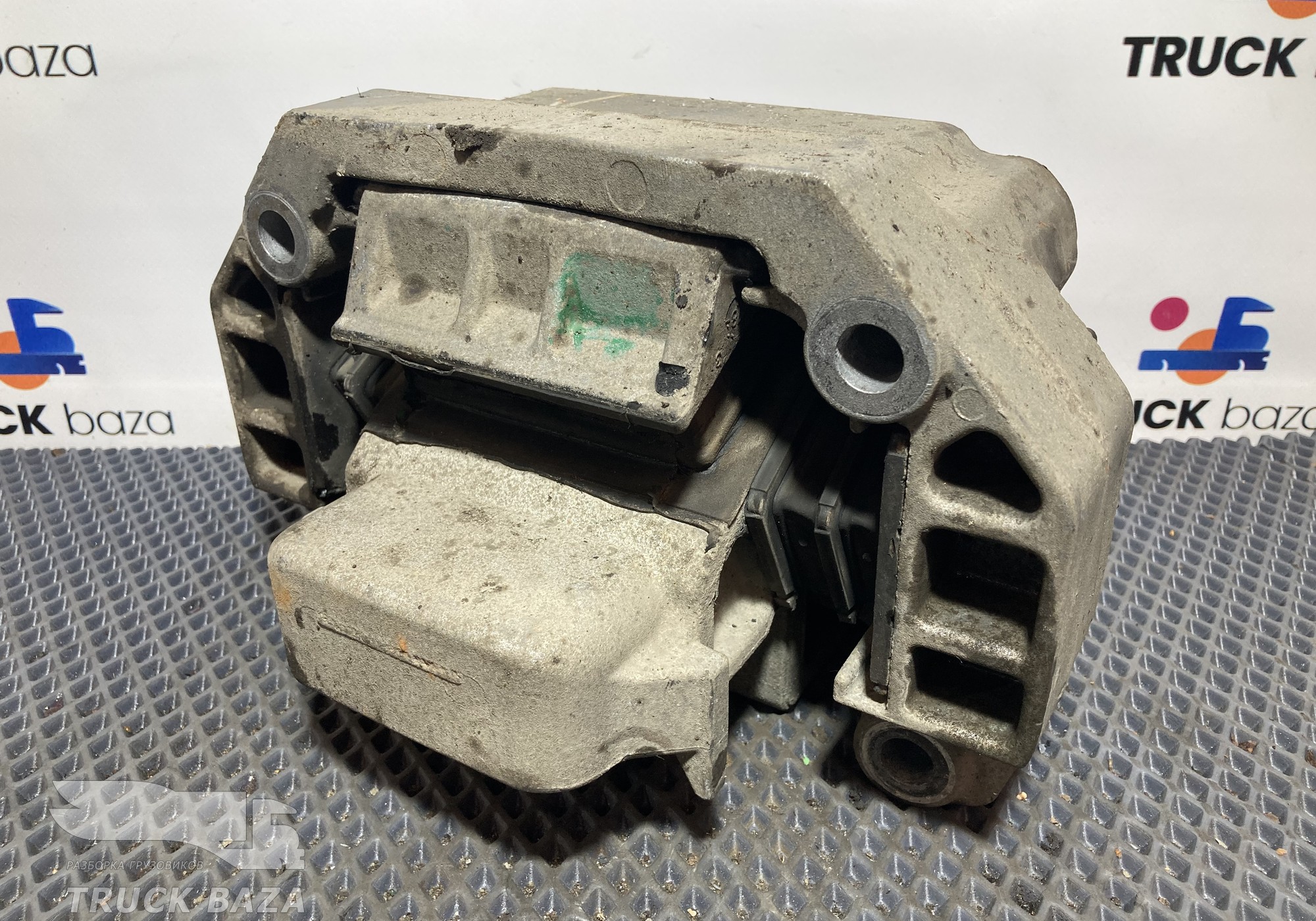 1782203 Опора КПП