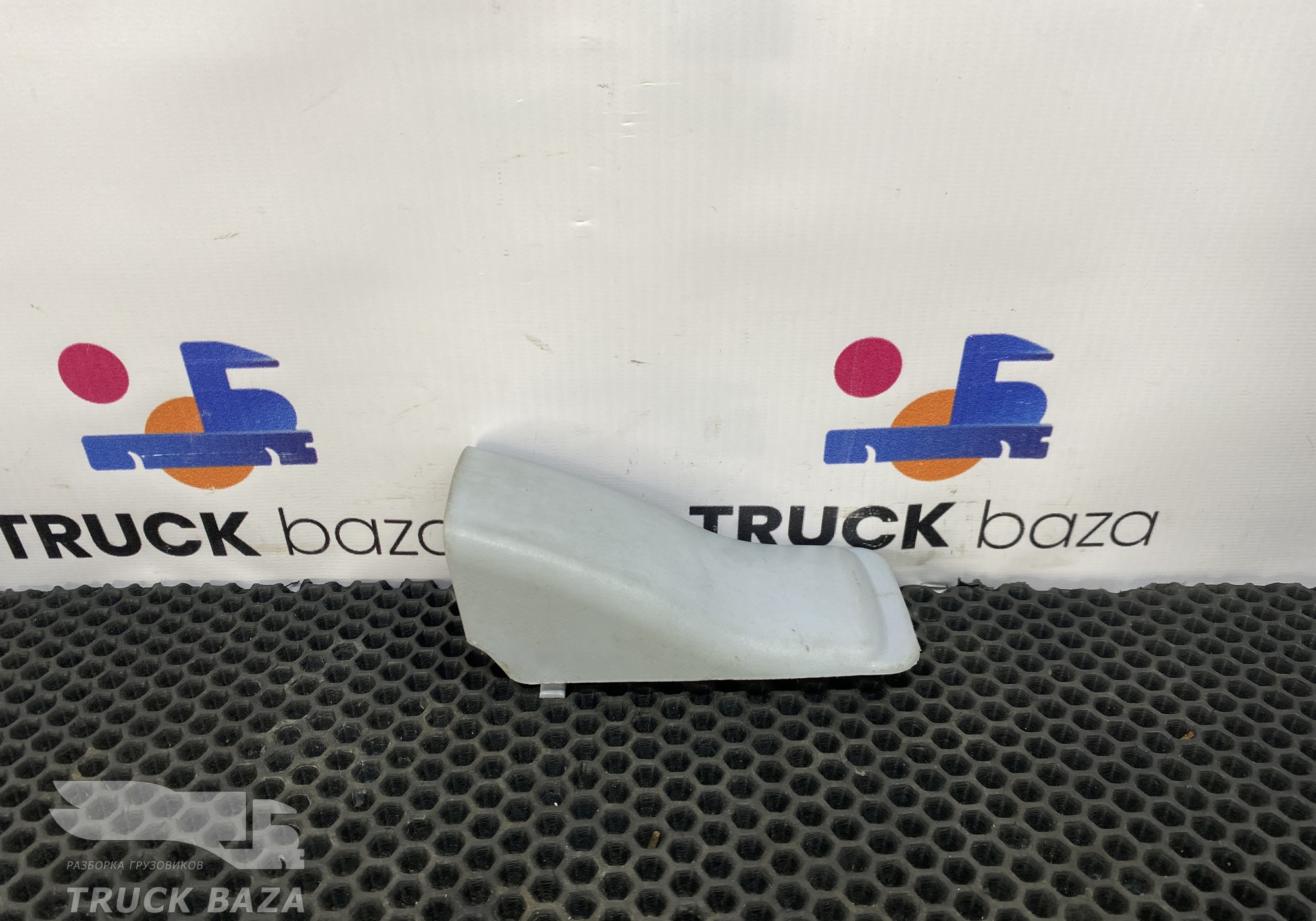 810W62305 Накладка боковой стенки салона для Man TGA