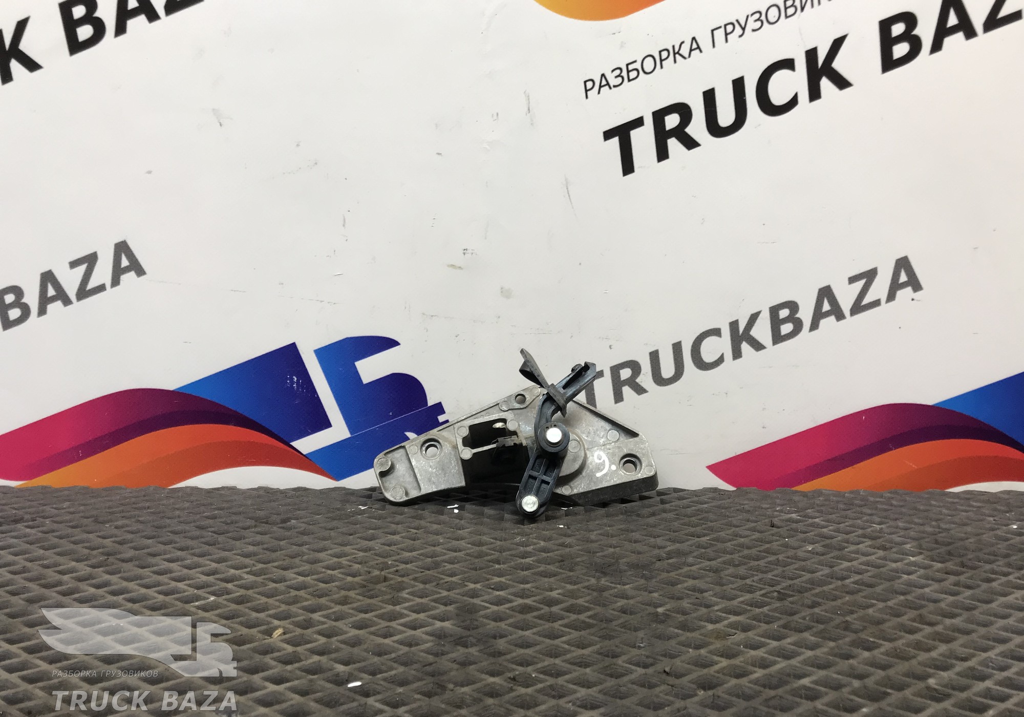1679366 Ручка двери внутренняя правая для Daf XF95