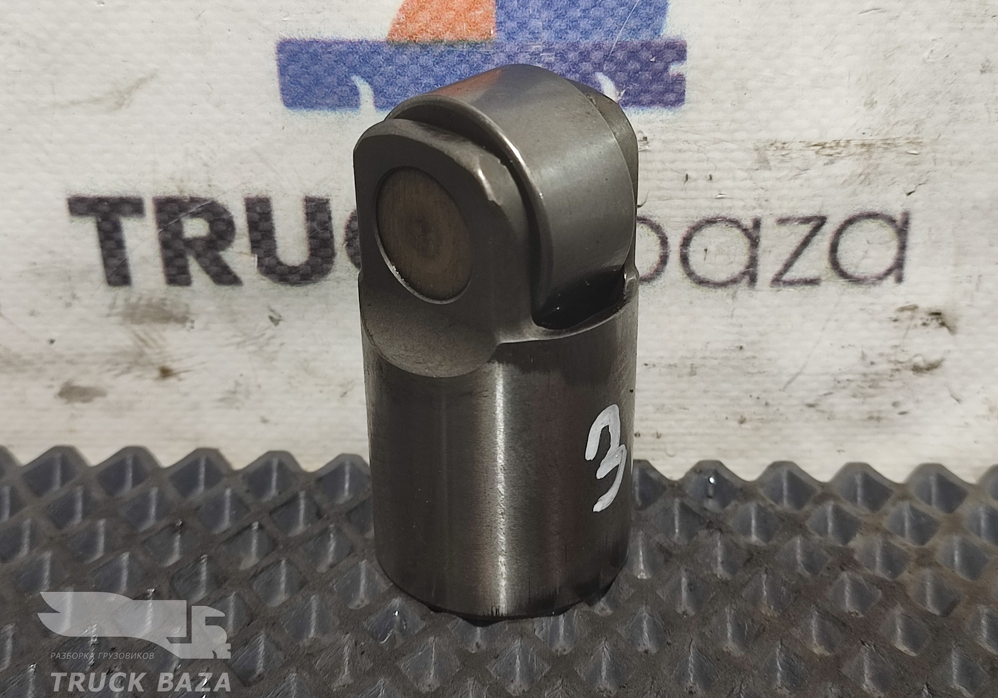 1867257 Толкатель выпускного клапана