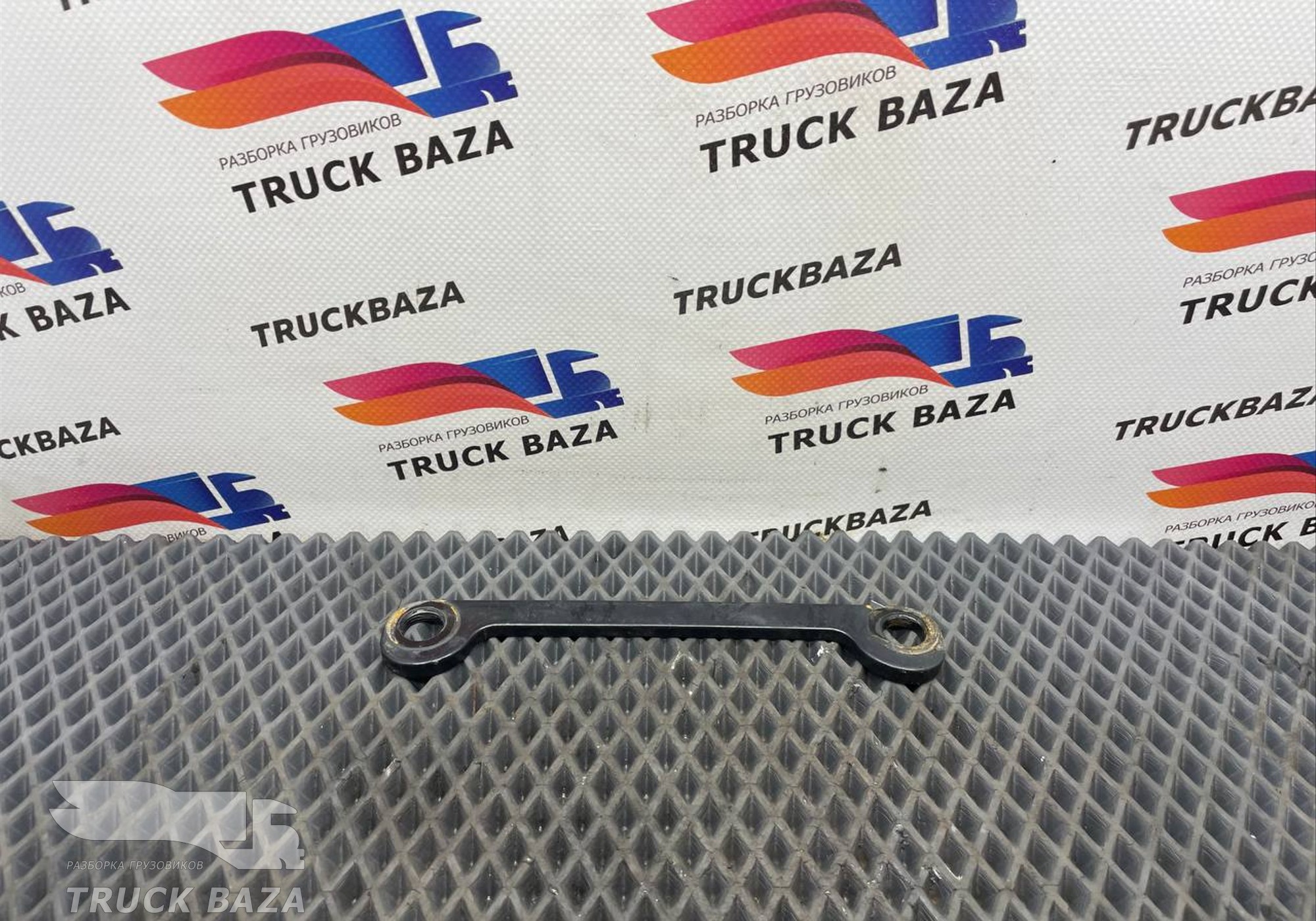 81418600276 Проставка аккумуляторного ящика для Man TGX TG3 (с 2020)