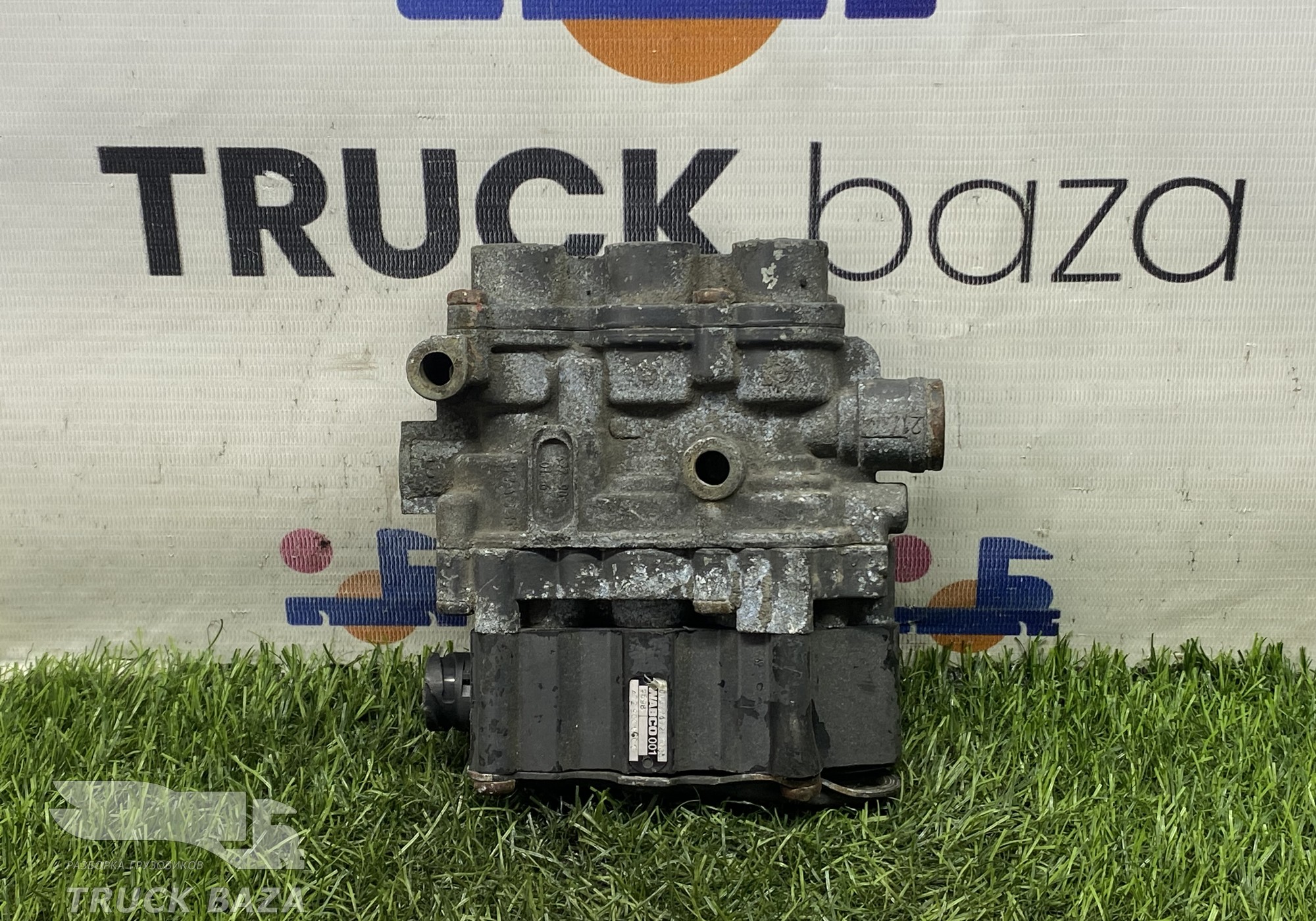 4729000600 Кран уровня пола главный