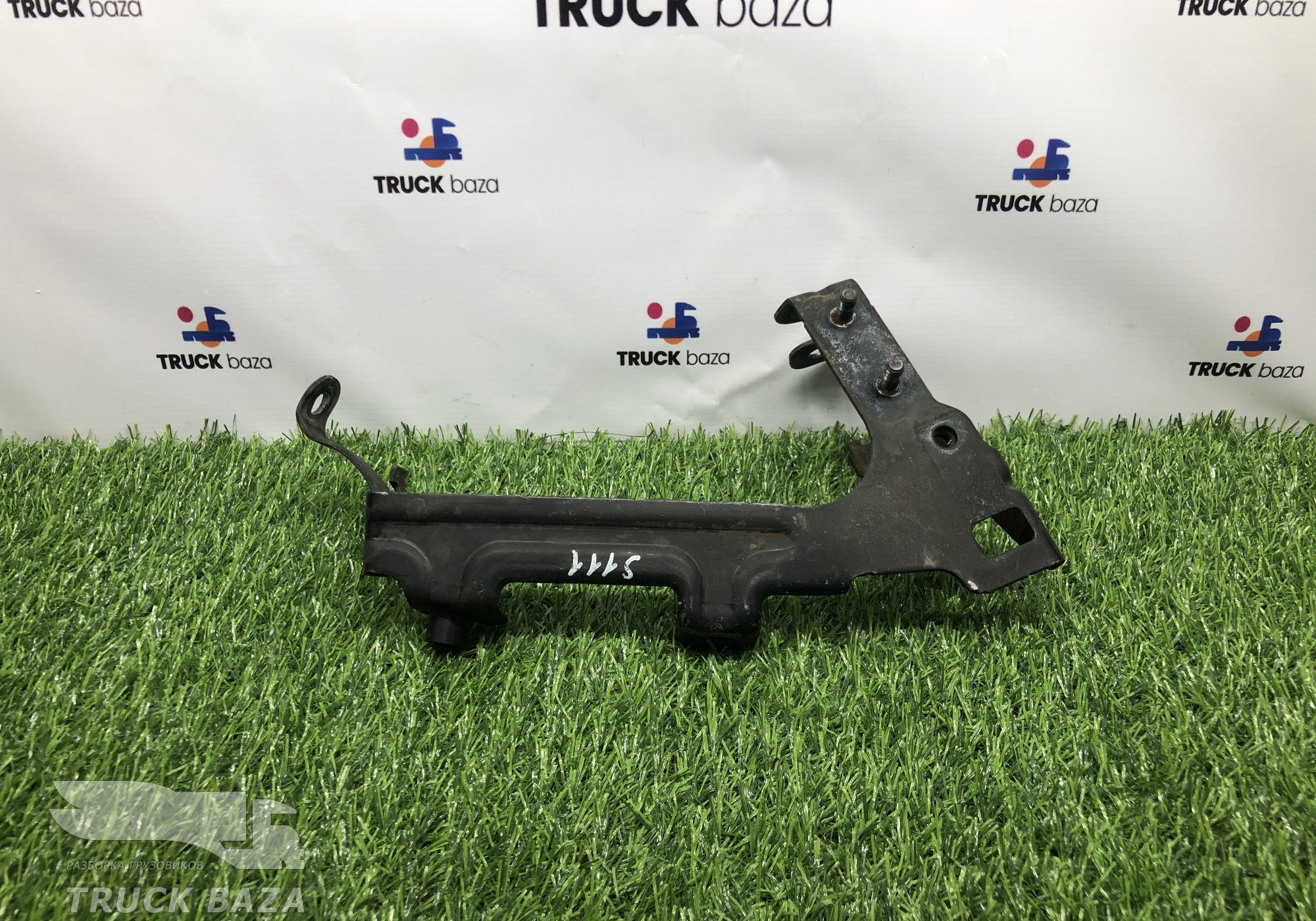 2649555 Кронштейн фары левой