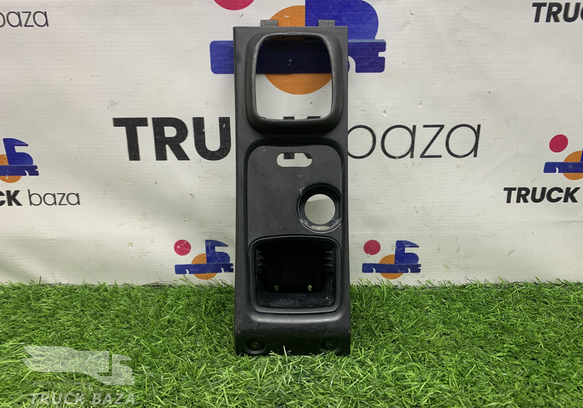 1443277 Накладка торпедо