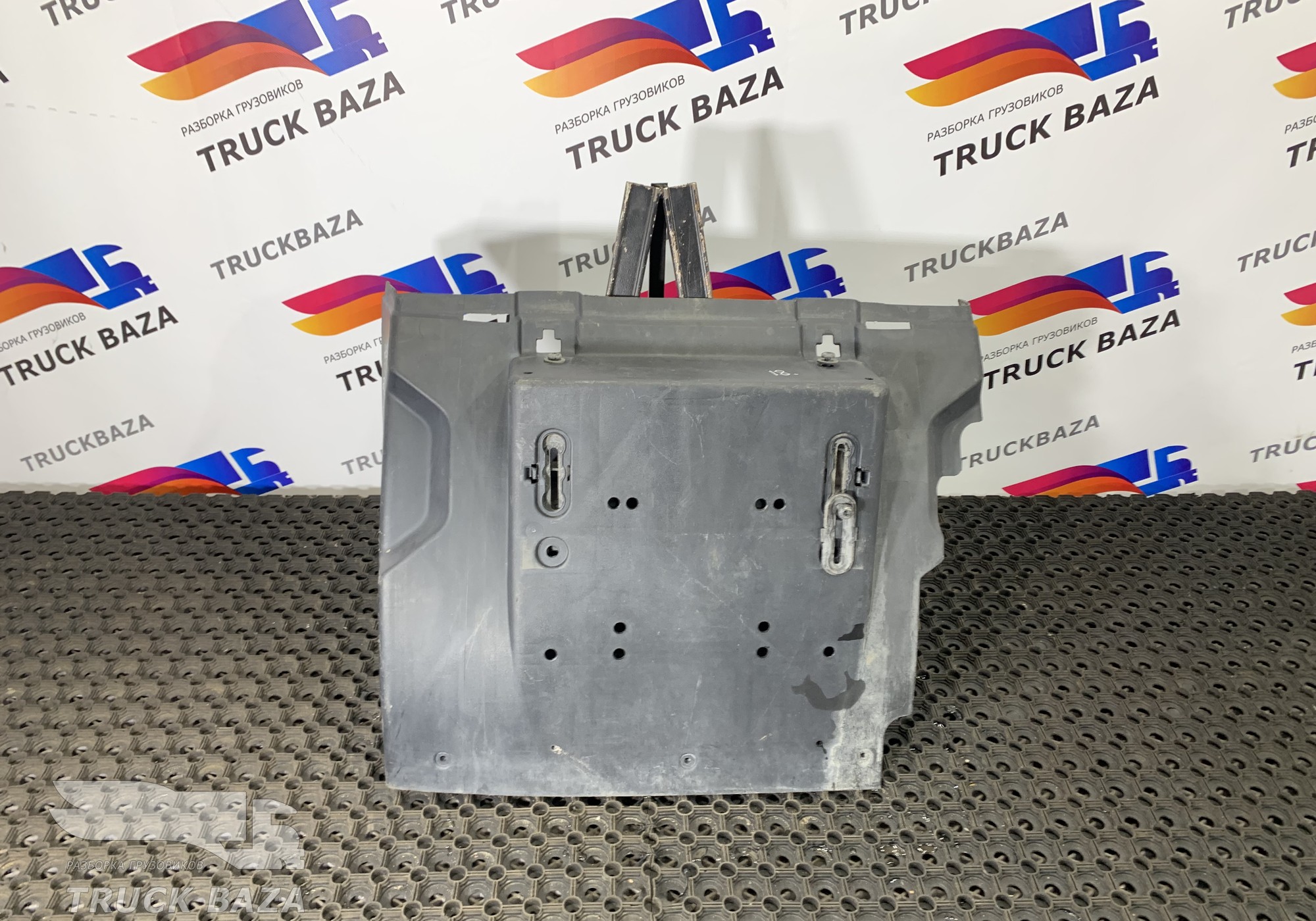 7421094392 Крыло заднее передняя правая часть для Renault T