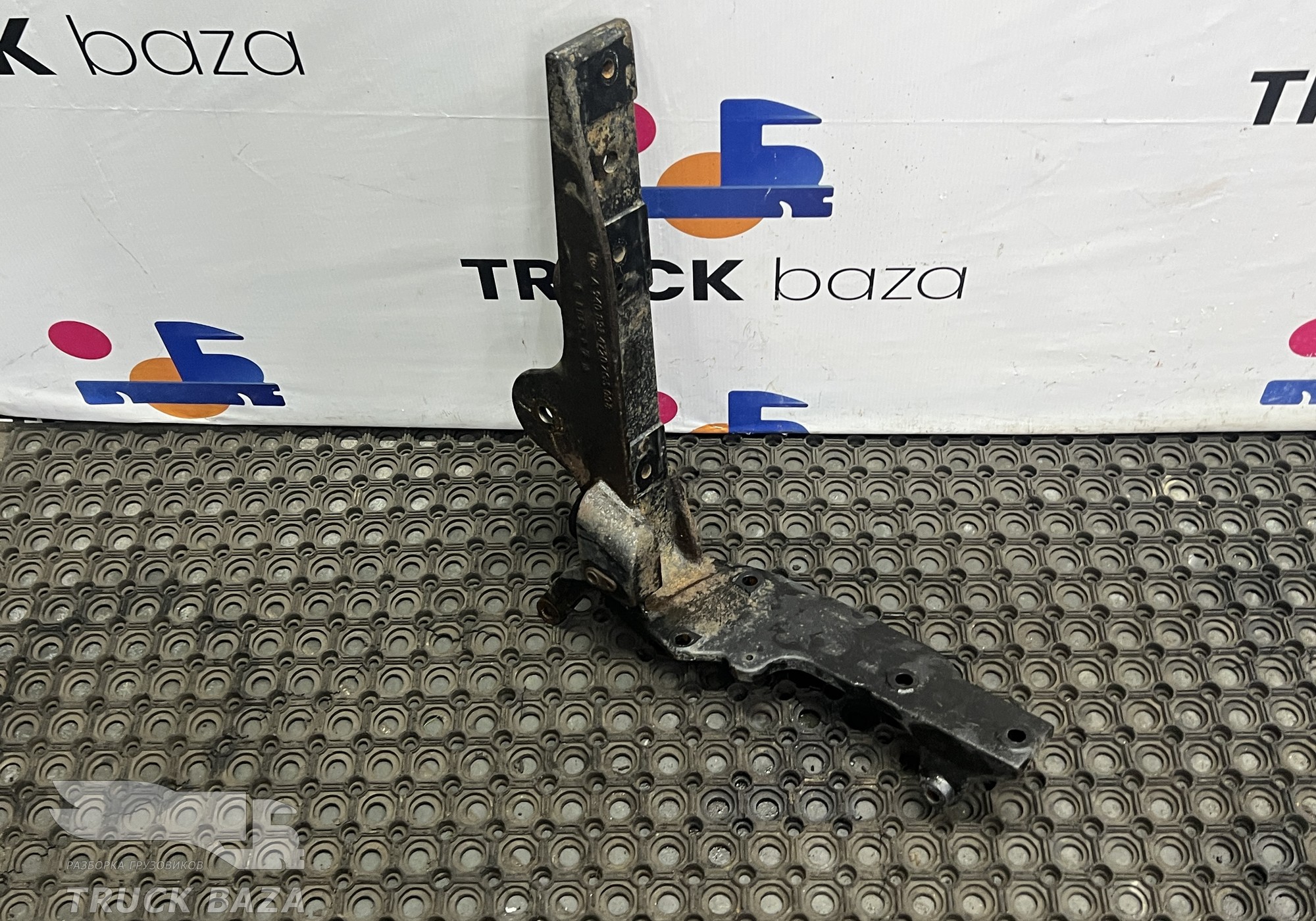 A9408914720 Кронштейн торсиона кабины правый