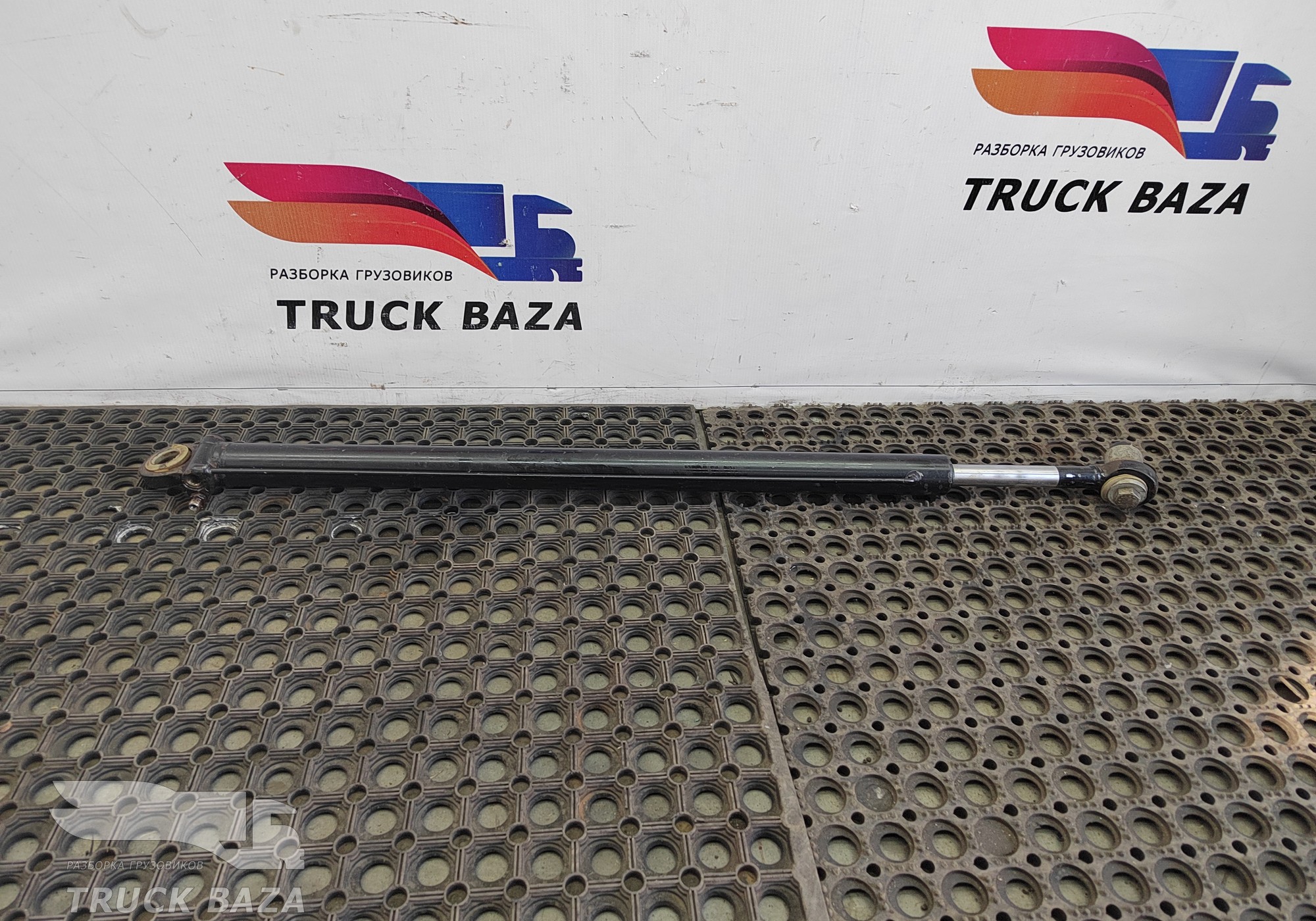 81417236124 Цилиндр подъема кабины