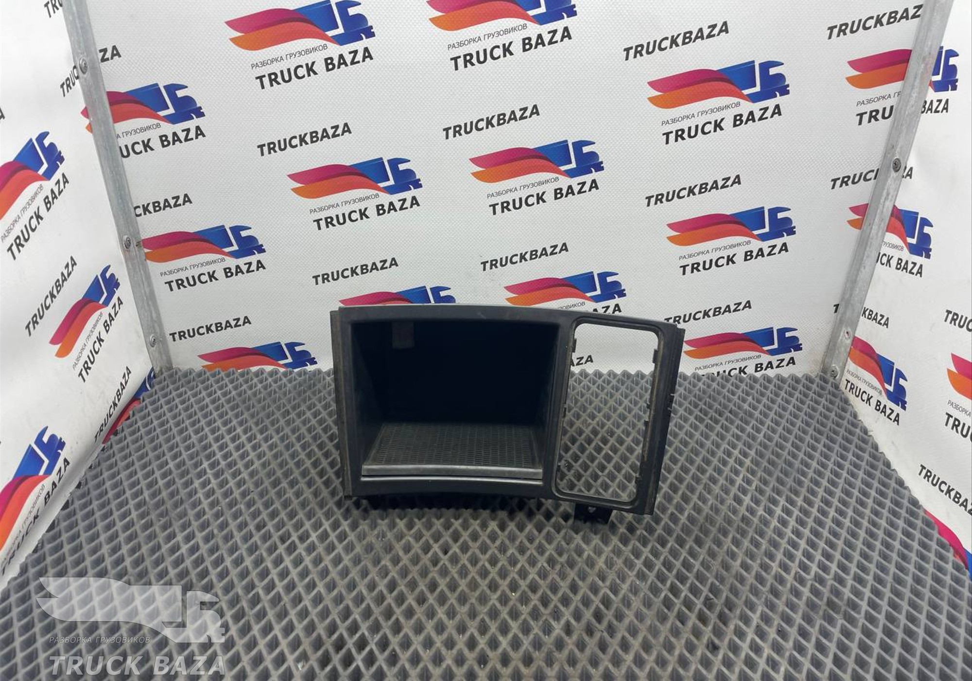 20584442 Накладка декоративная для Volvo FH FH13 (с 2002 по 2008)