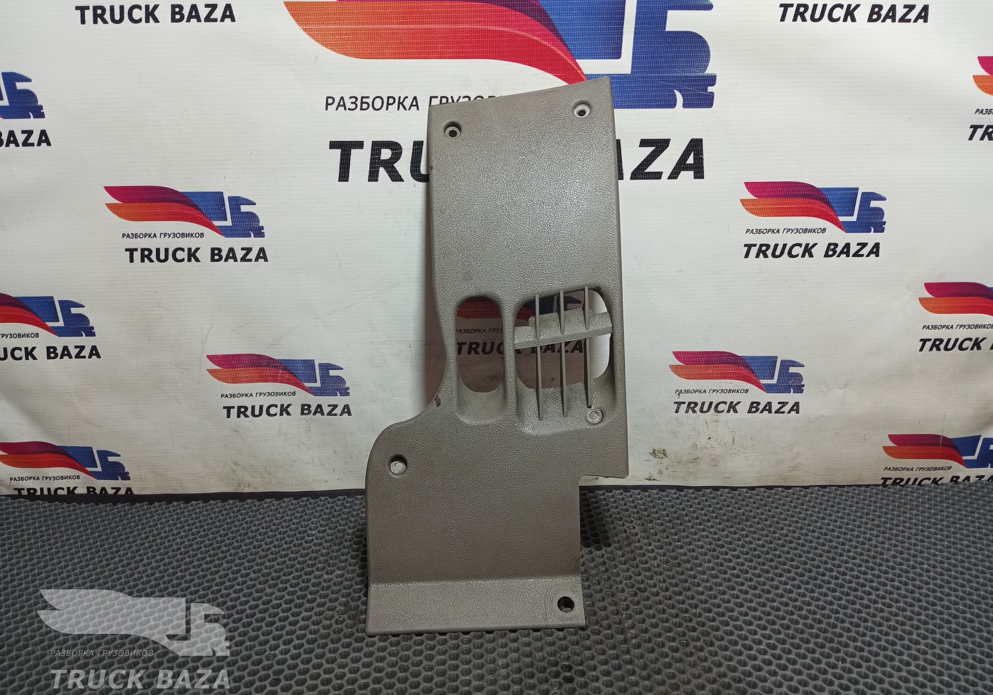1652247 Накладка торпедо правая для Daf 95XF