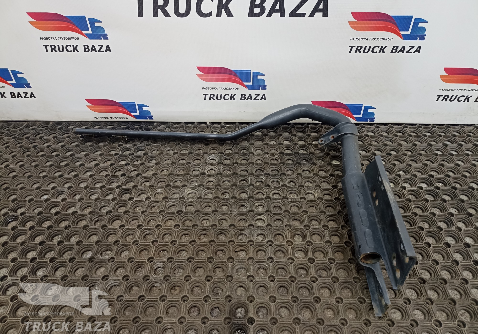 41272556 Кронштейн крыла переднего для Iveco