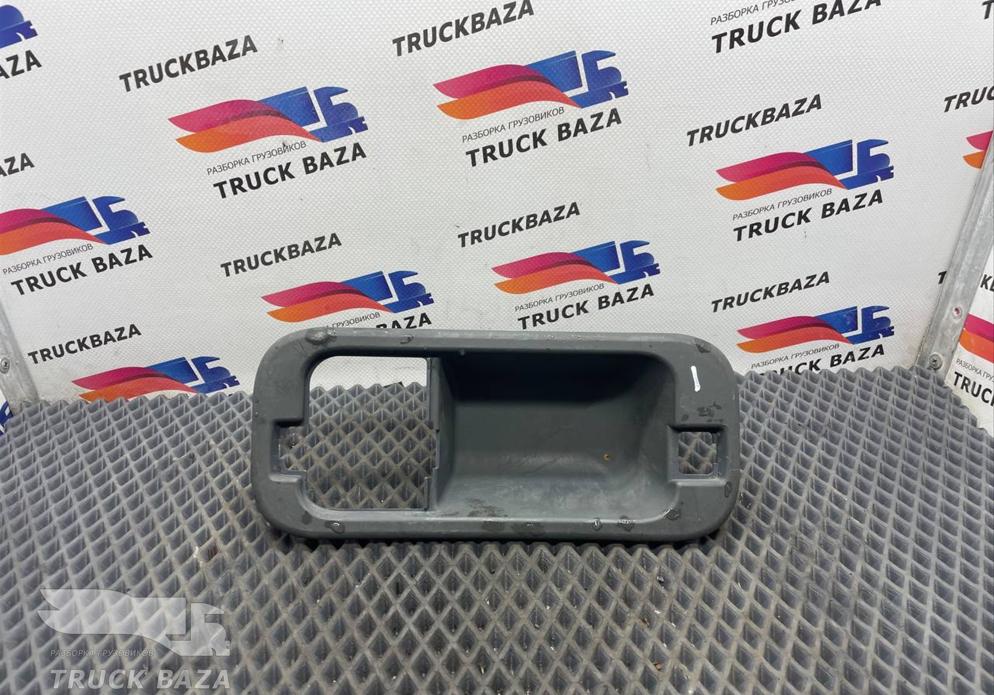 1305480 Корпус ручки дверной правый для Daf XF105 (с 2005)