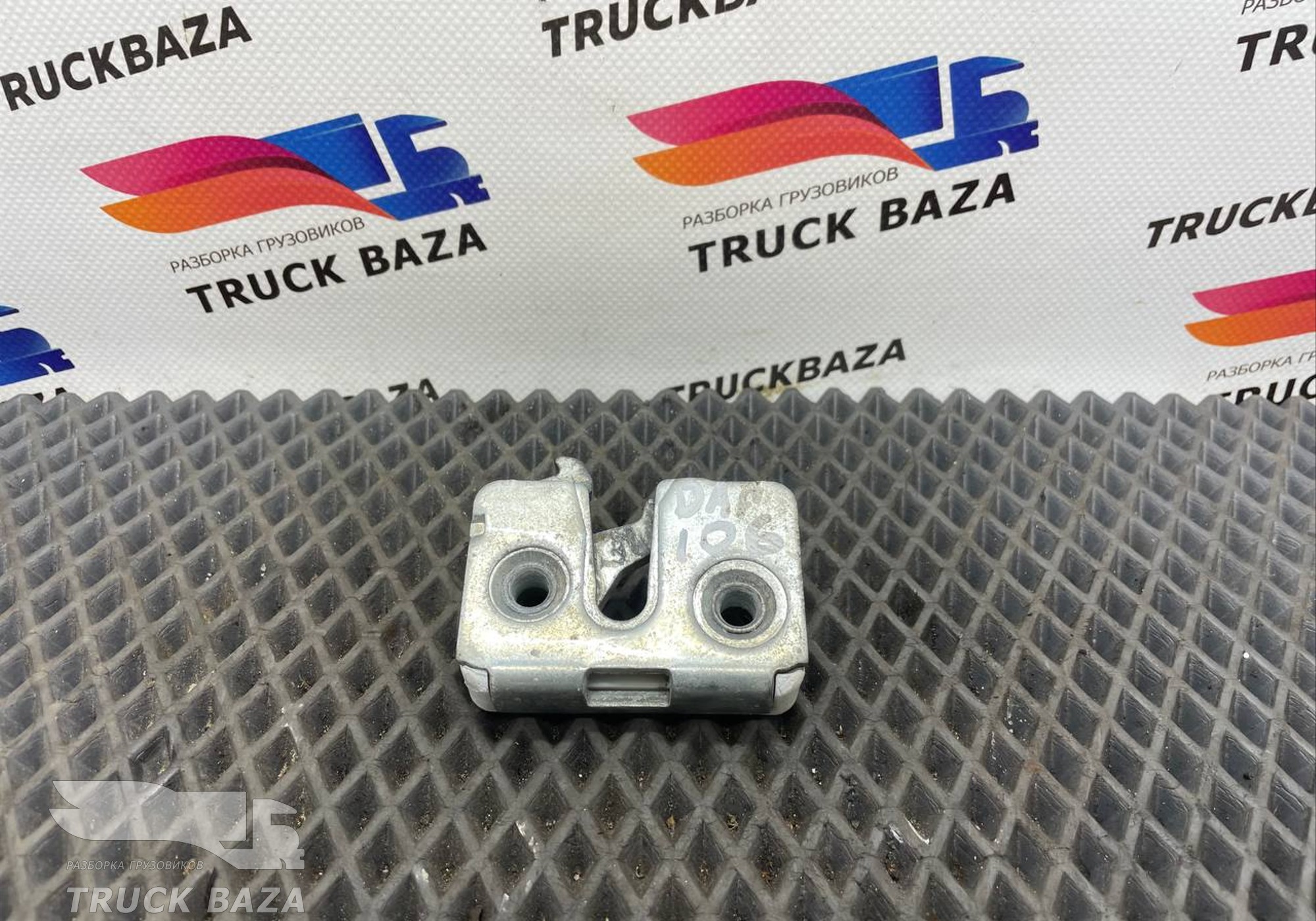 0159149 Замок двери наружный левый для Daf XF106 (с 2012)