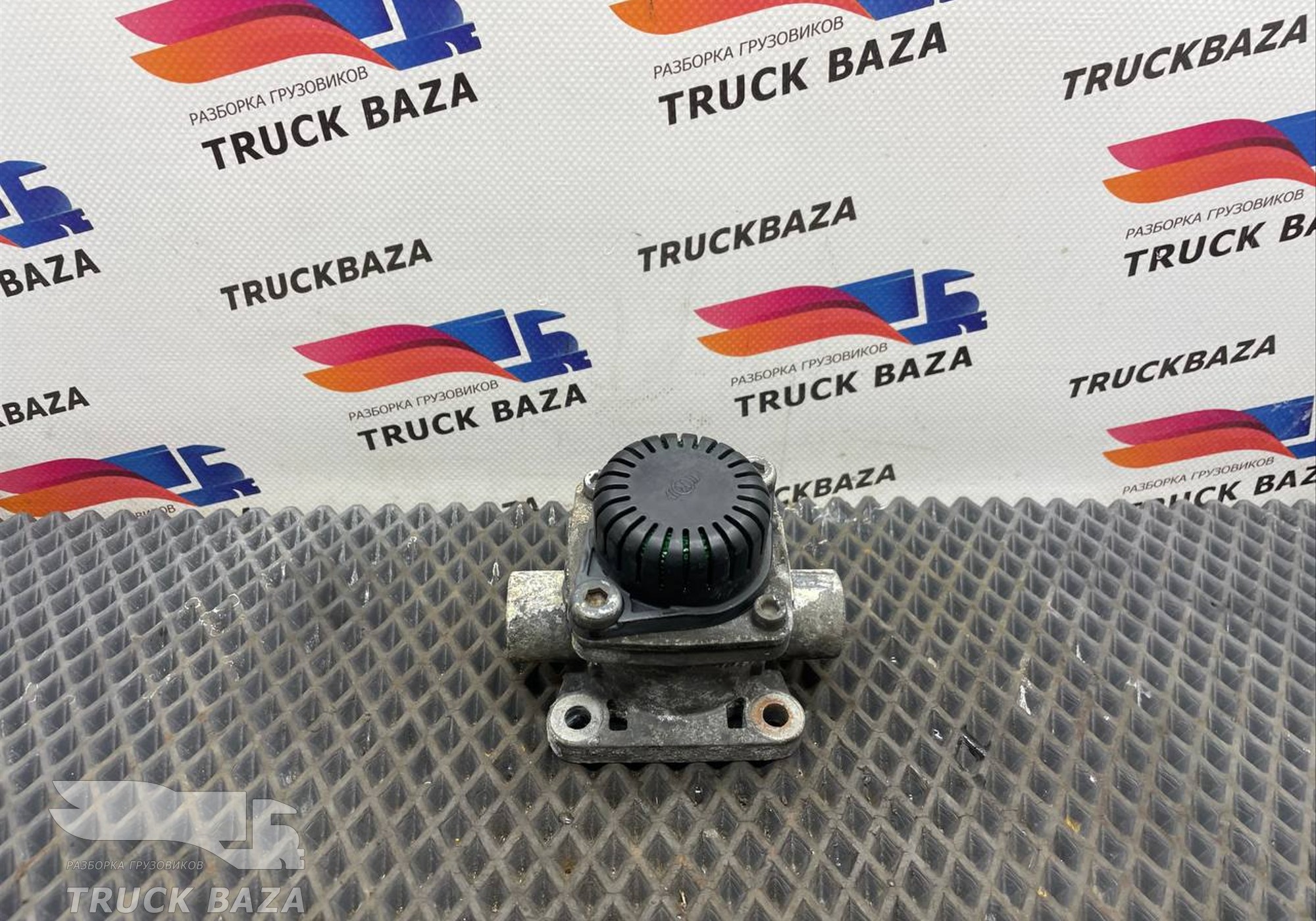 1927394 Клапан ускорительный для Daf XF106 (с 2012)