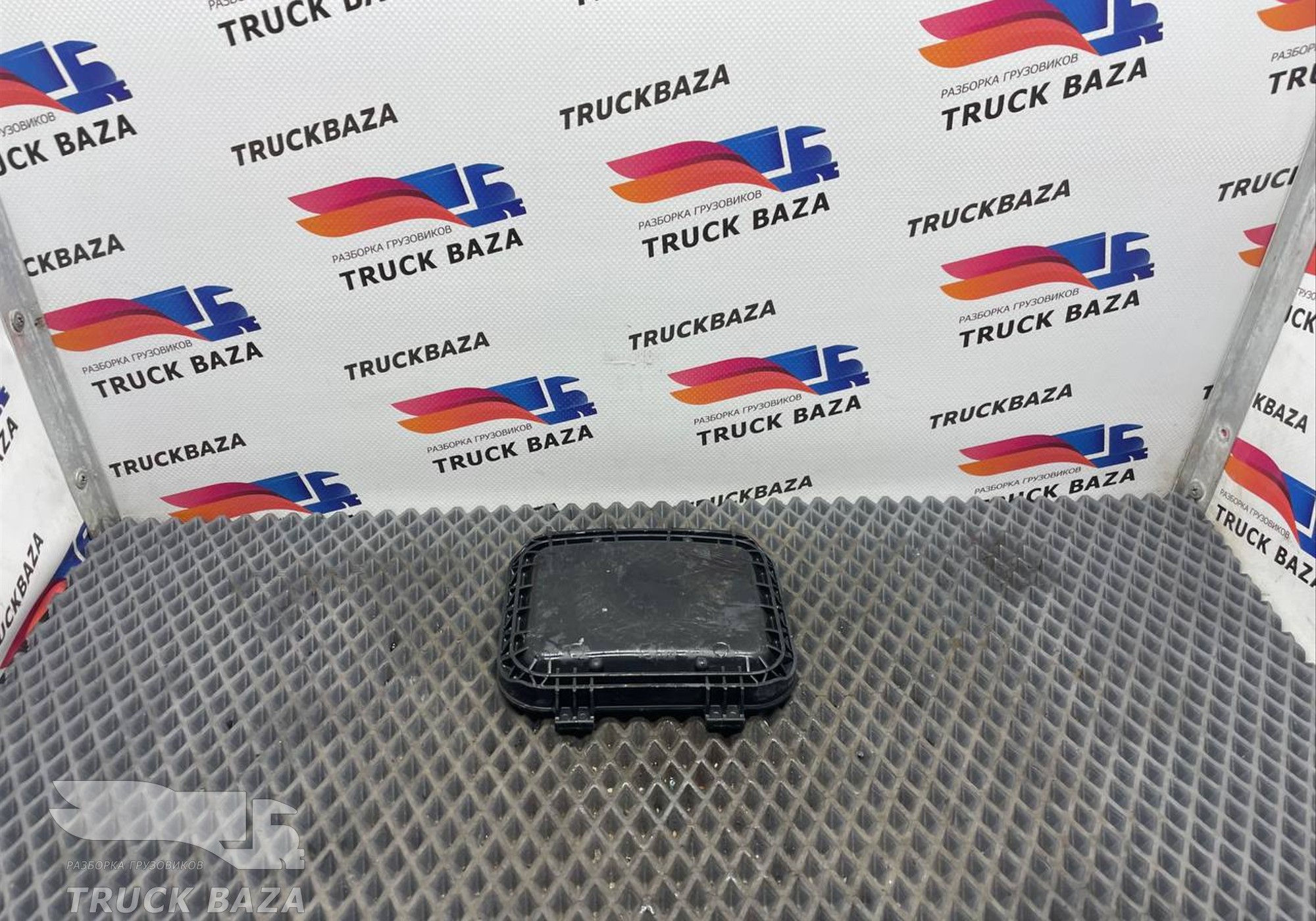 81251090021 Крышка для Man TGX II (с 2012)