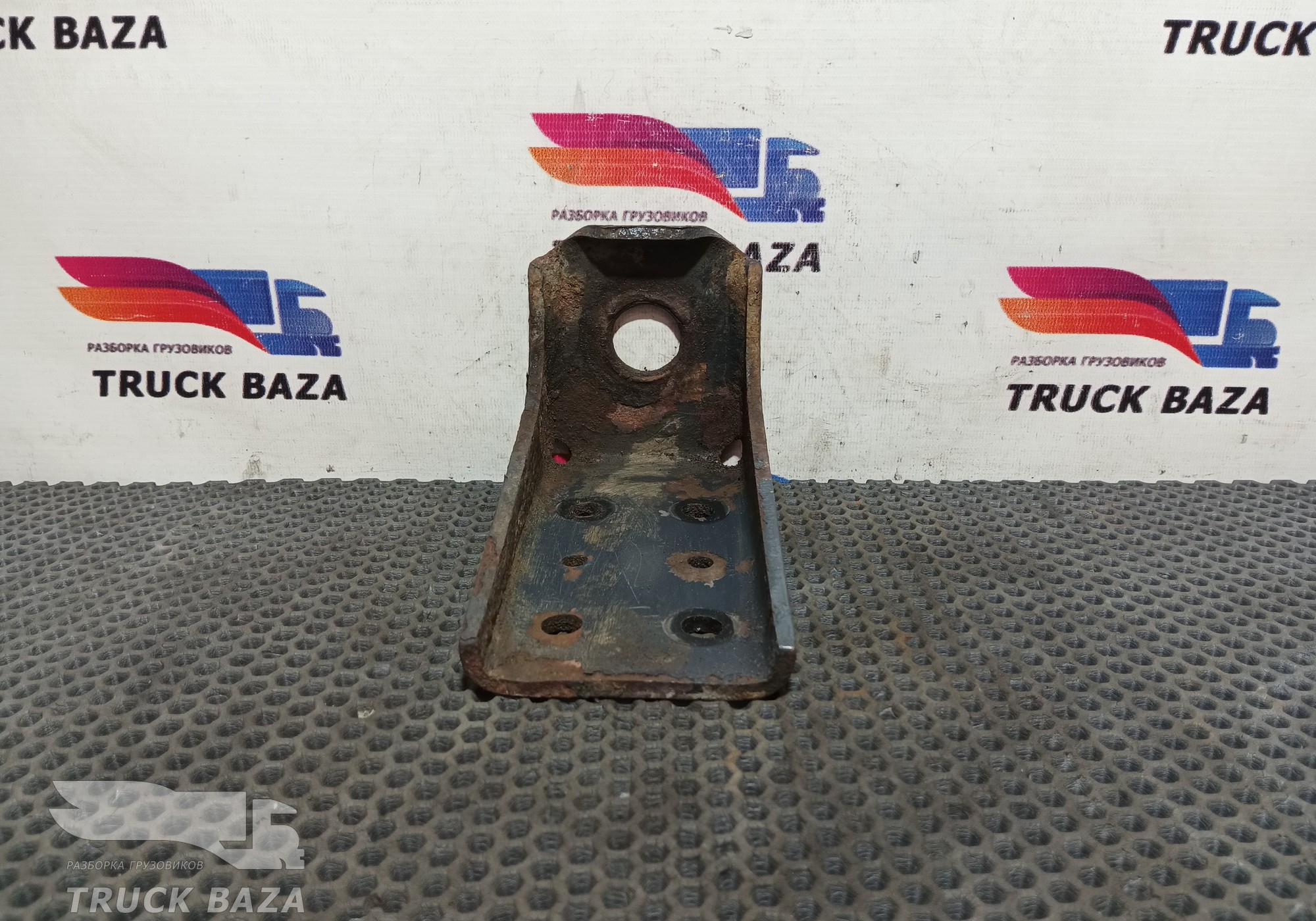 41028124 Кронштейн амортизатора переднего для Iveco