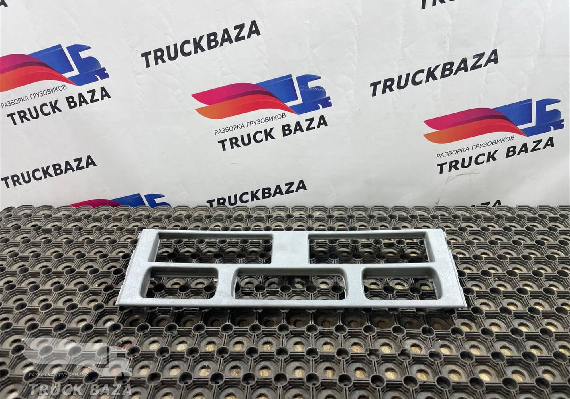 9436951057 Накладка панели приборов для Mercedes-Benz Actros MP3 (с 2008)