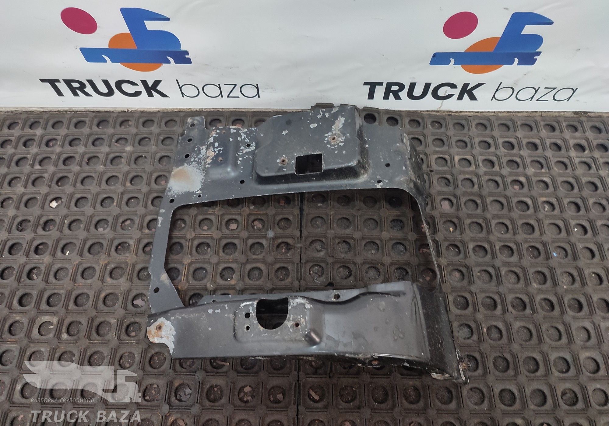 1853355 Кронштейн фары правой для Scania 5-series