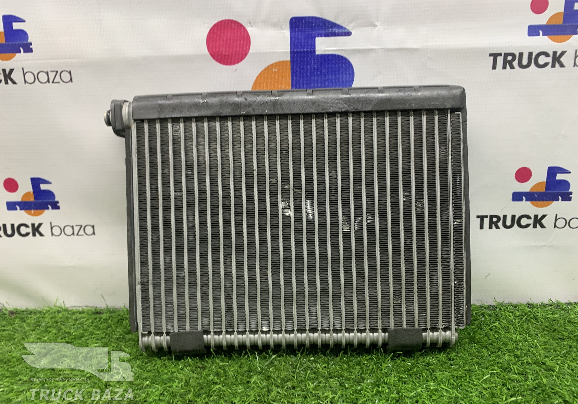 2438387 Радиатор отопителя для Daf XF106 (с 2012)