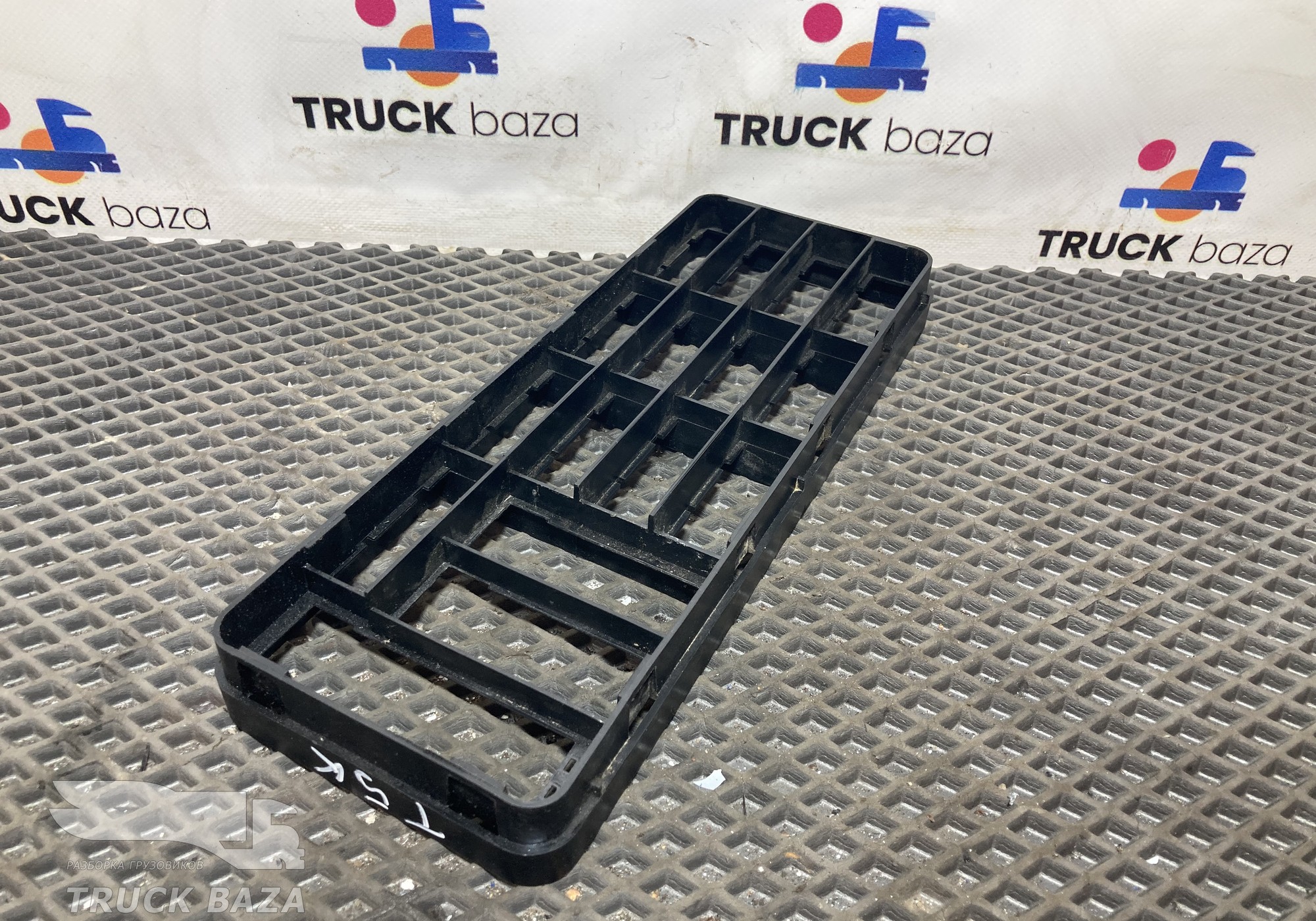 811W254410657 Рамка коробов электрики для Sinotruk Sitrak C7H