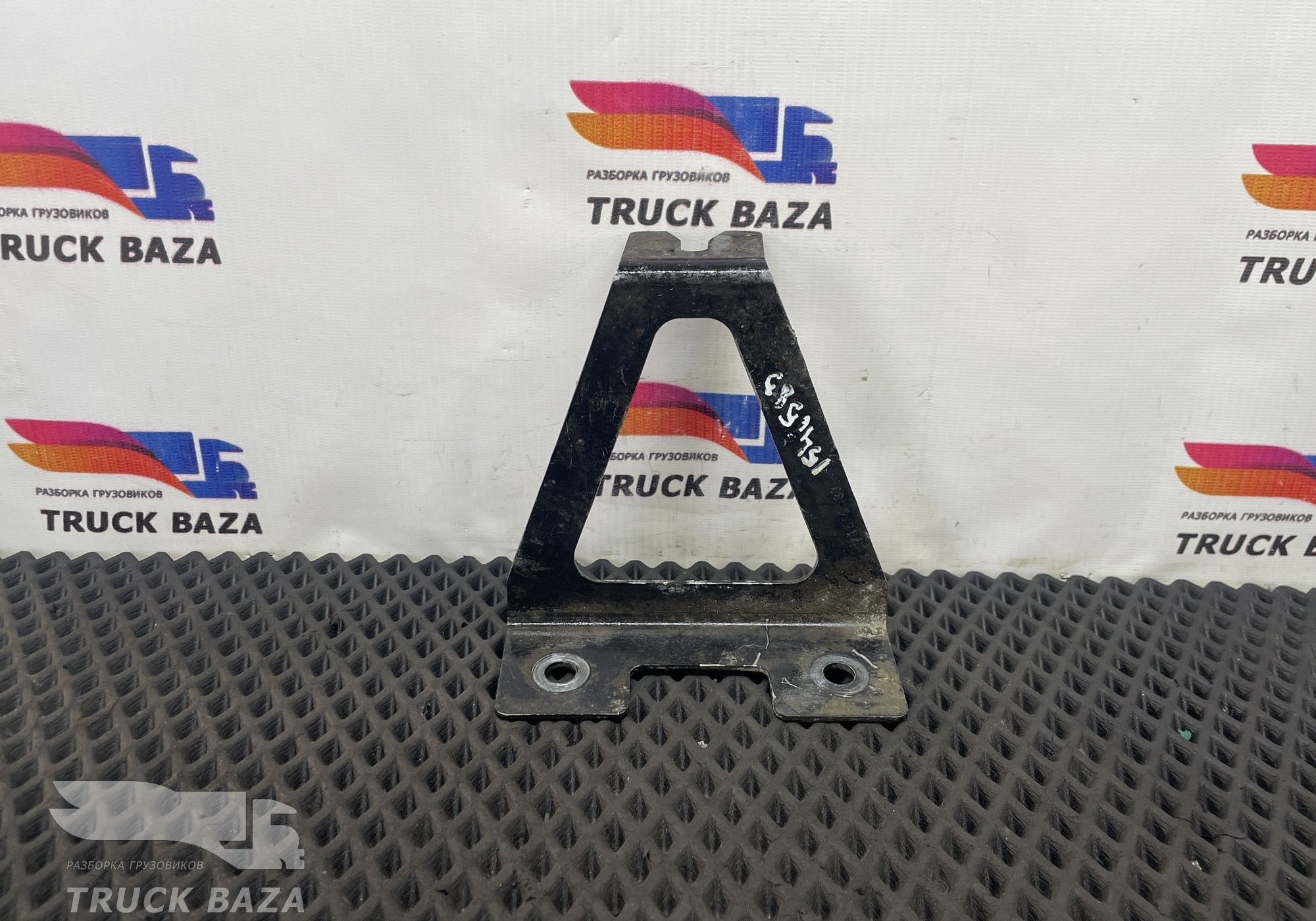 1546583 Кронштейн патрубка воздушного фильтра для Scania 5-series G (с 2004 по 2016)