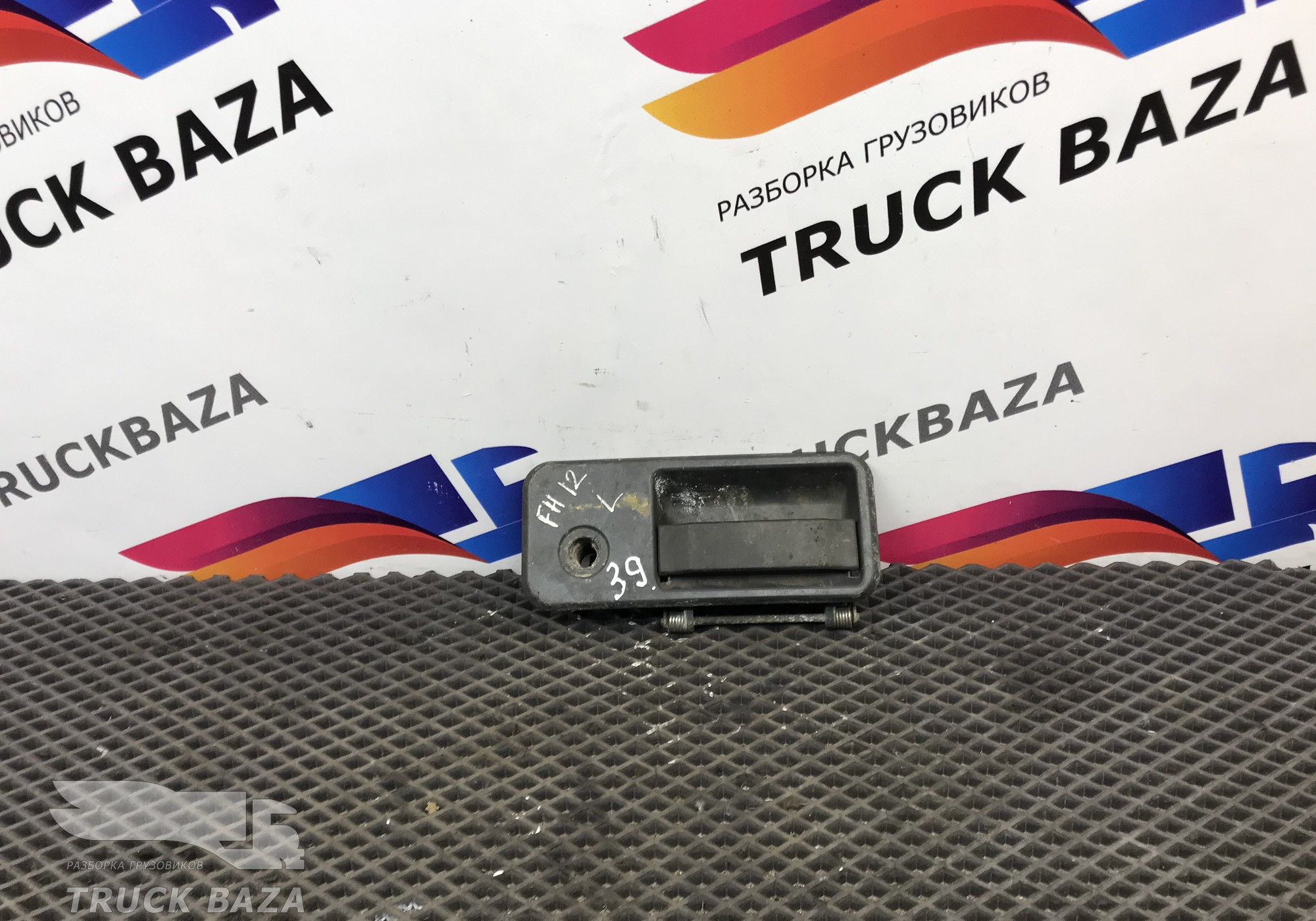 20398467 Ручка двери наружная правая для Volvo