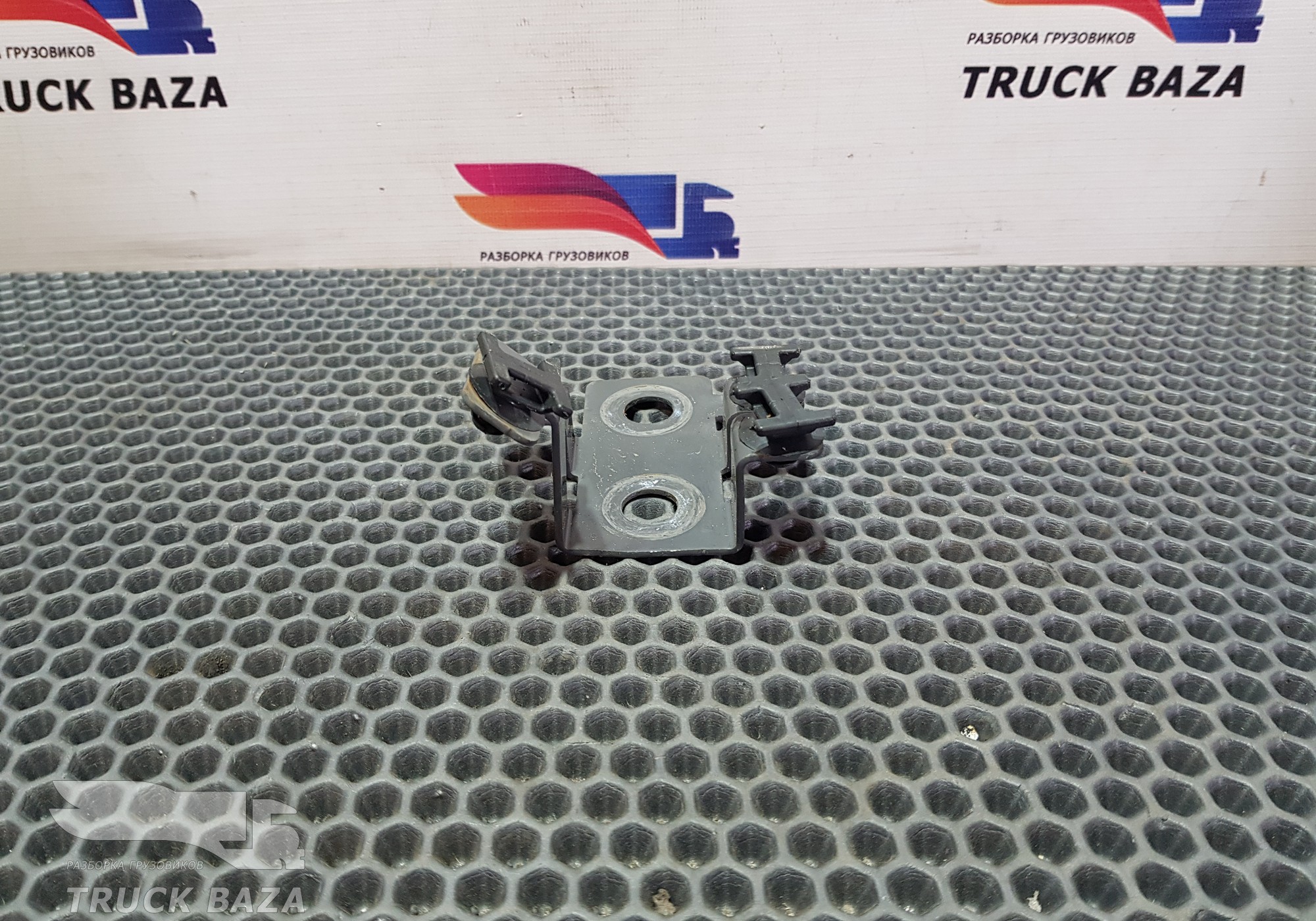 21780084 Кронштейн тормозных трубок для Volvo