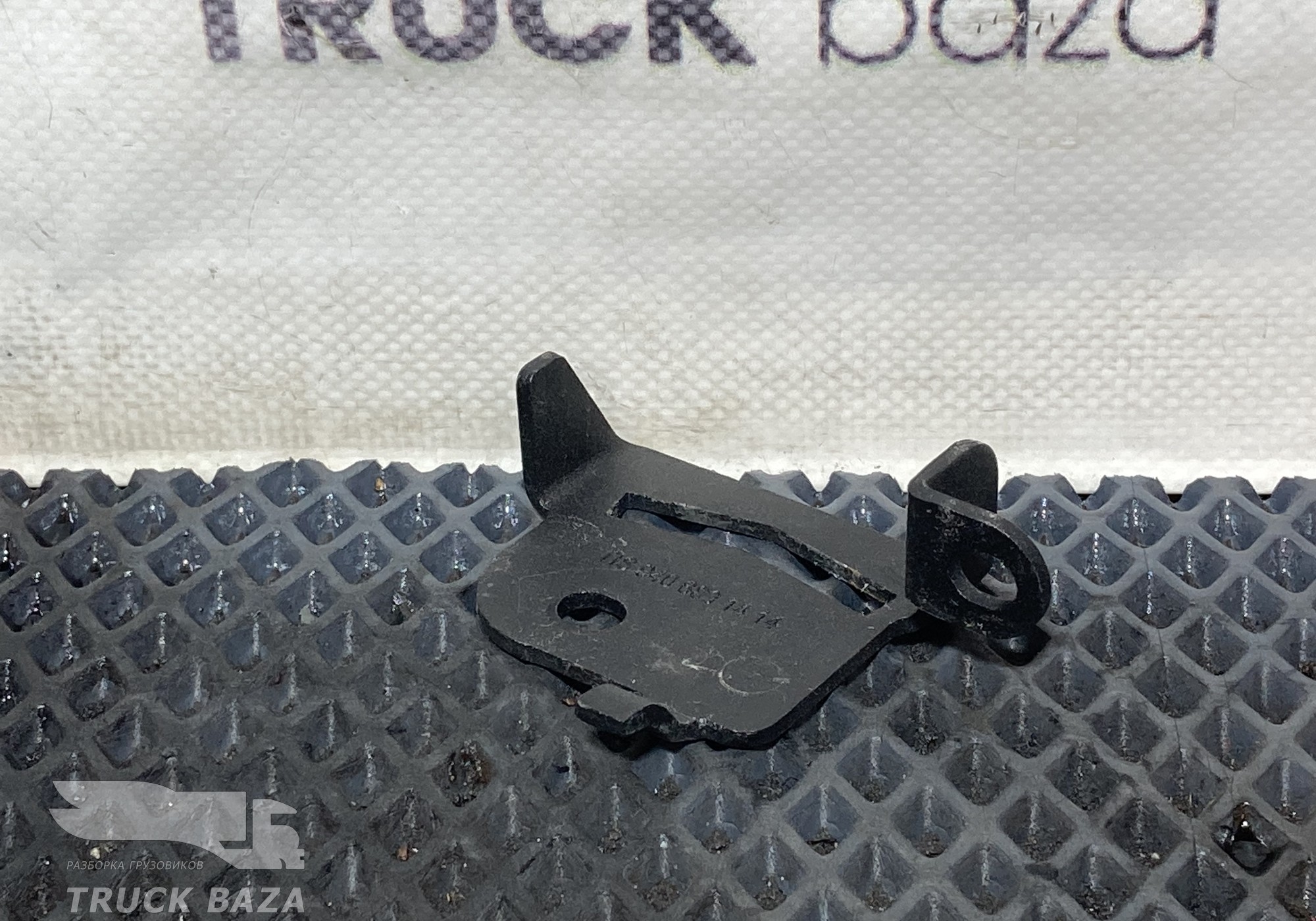 9406891414 Кронштейн приборной панели для КАМАЗ 5490 (с 2013)