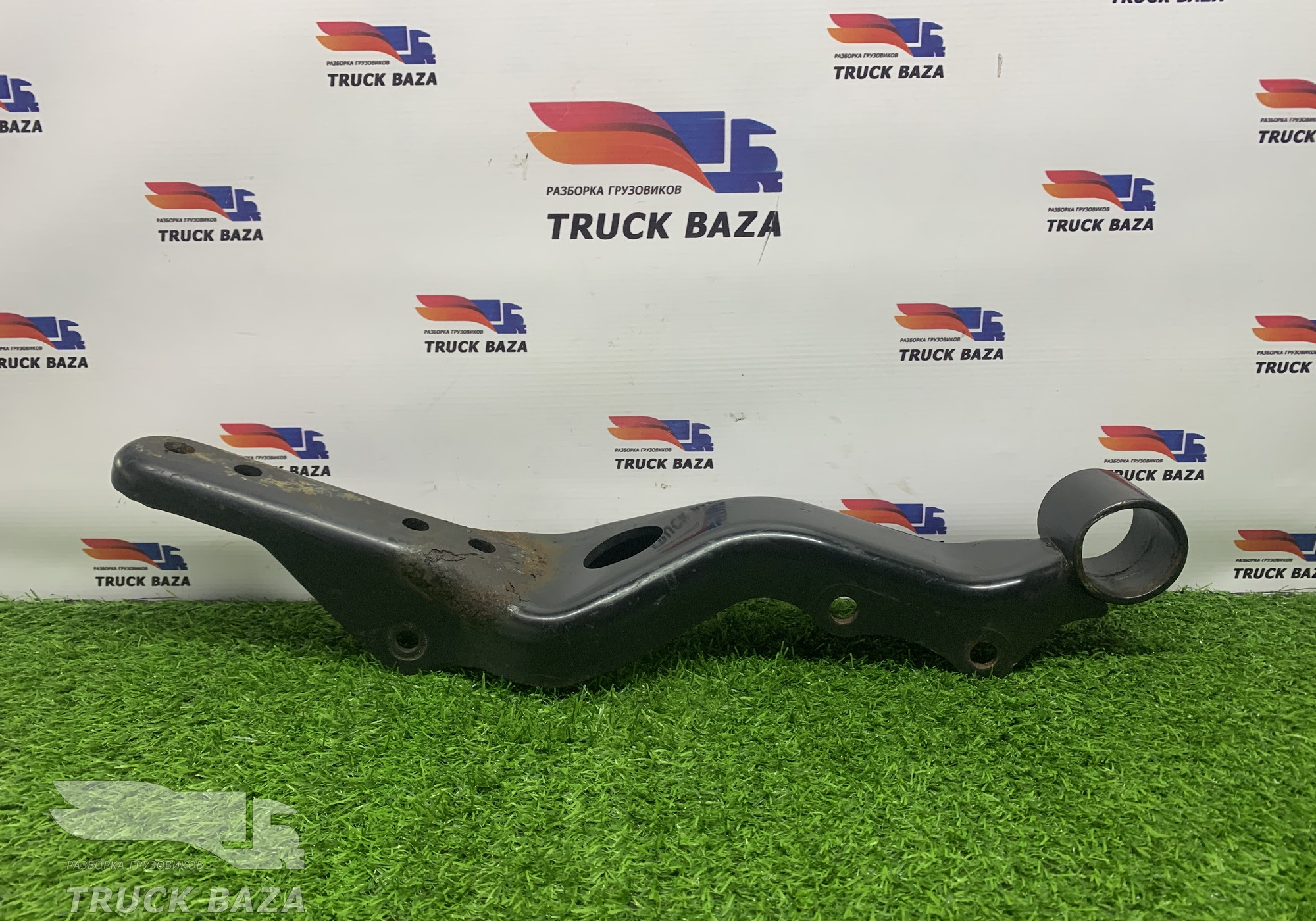 85417016001 Кронштейн замка кабины