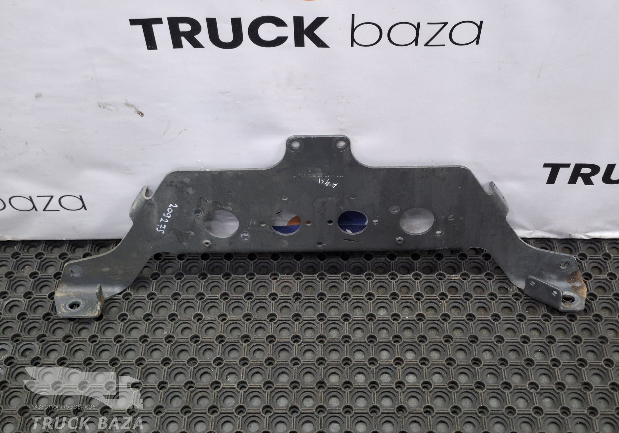 9303100158 Кронштейн розеток для Mercedes-Benz Axor
