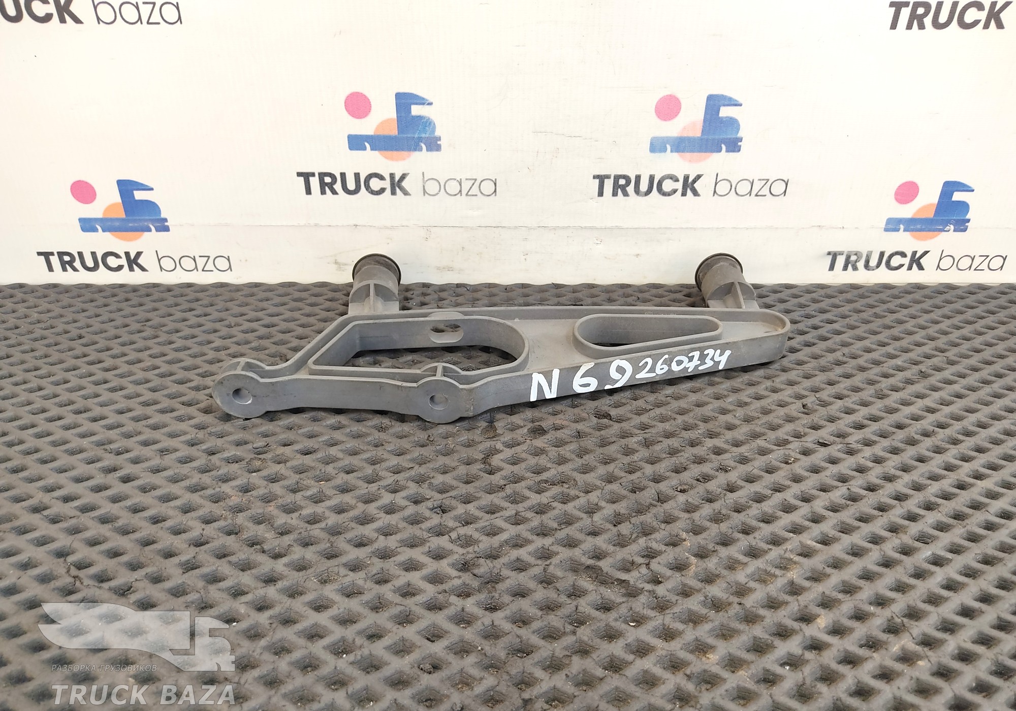 81637350028 Кронштейн козырька солнцезащитного для Man TGL III (с 2012)