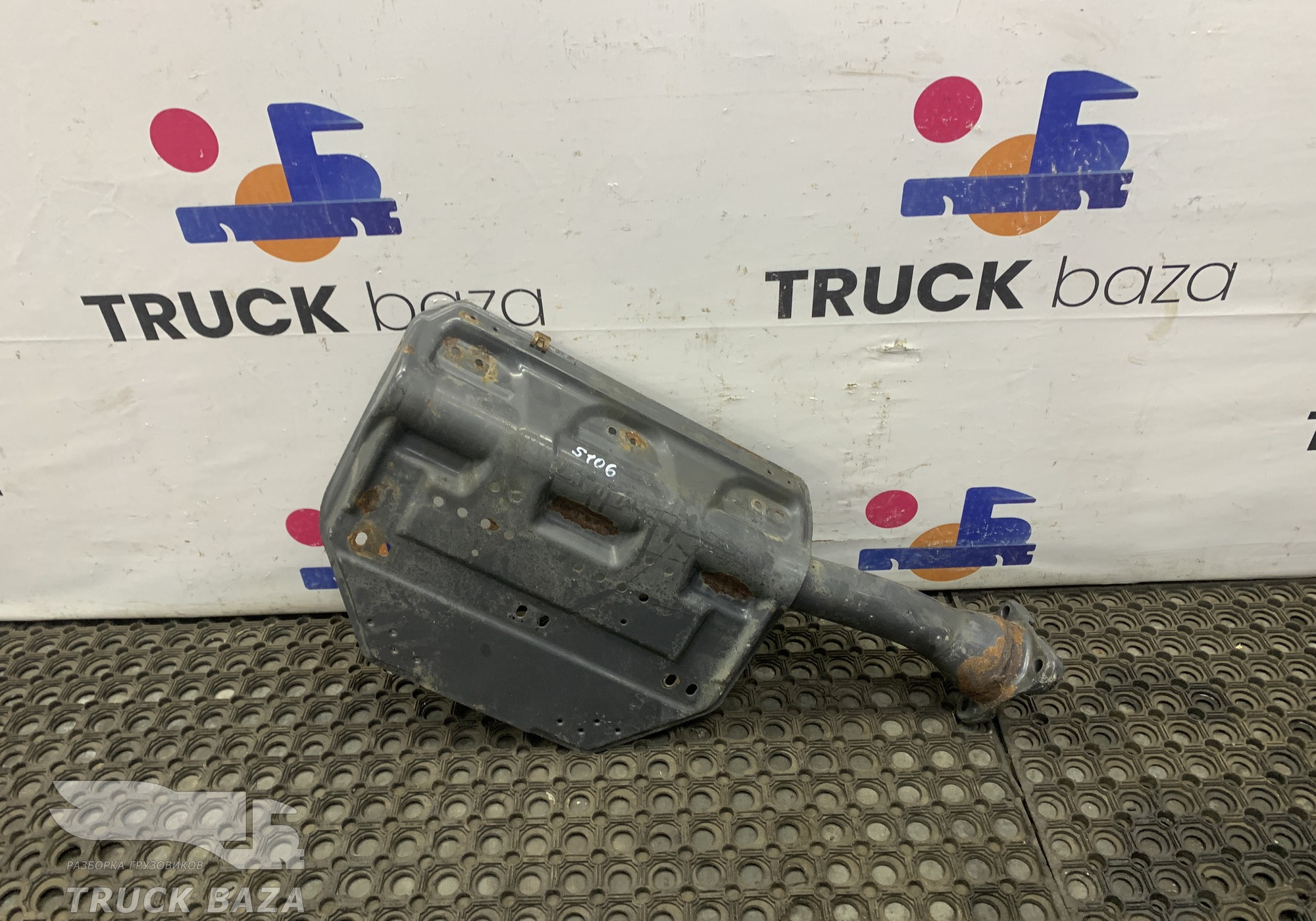 2054584 Кронштейн крыла заднего правого для Scania 4-series