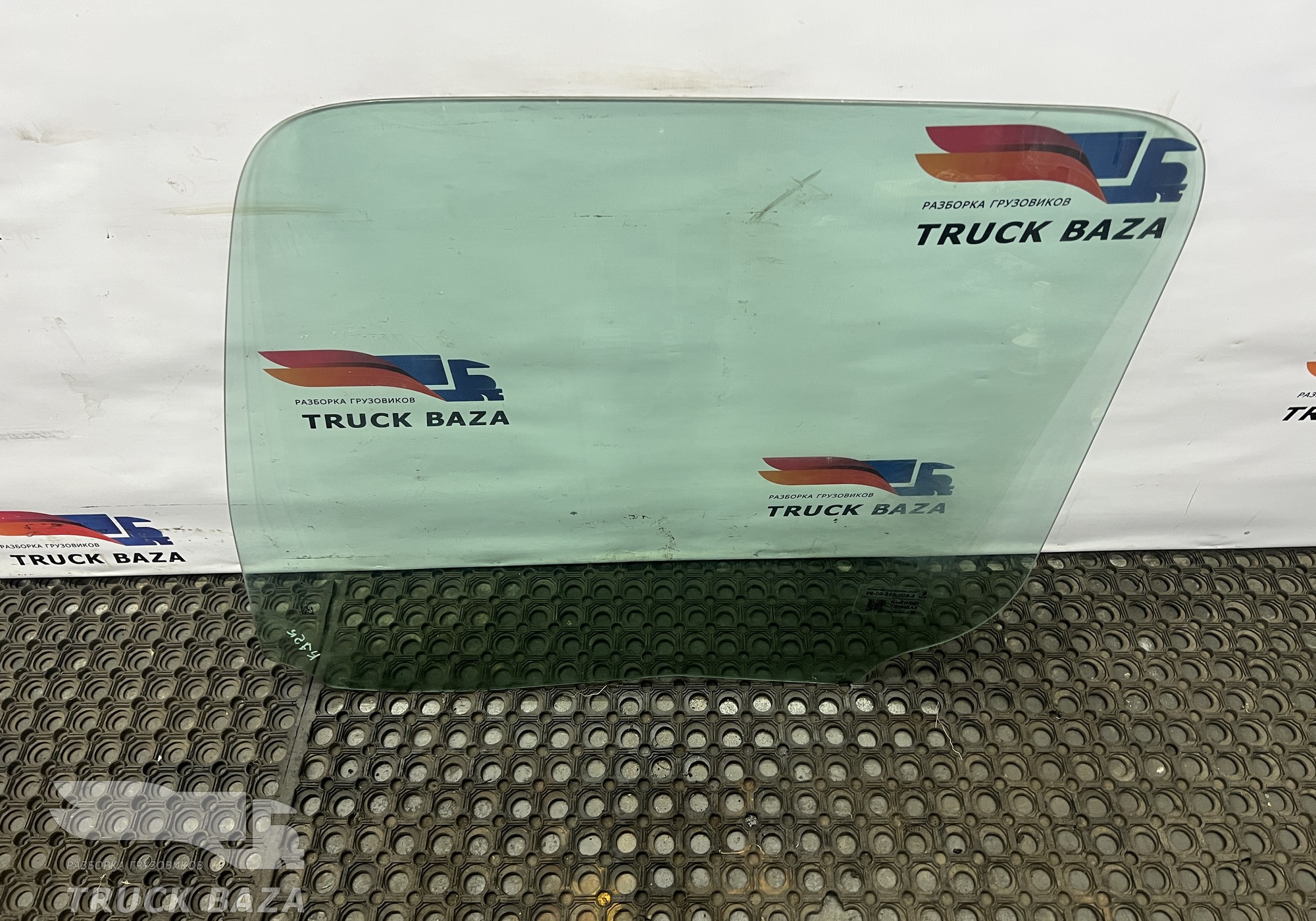 9607200218 Стекло двери левое для Mercedes-Benz Actros