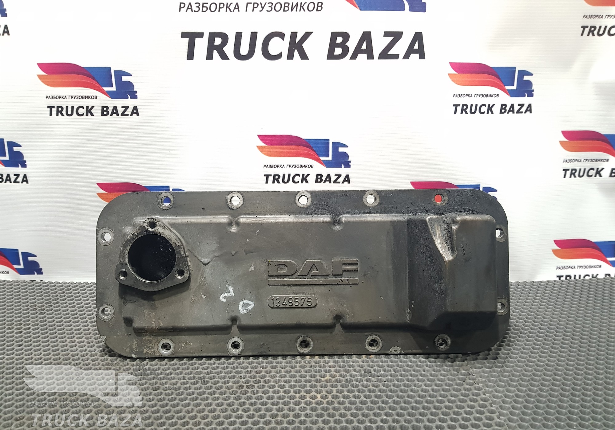 1349575 Крышка блока цилиндров для Daf