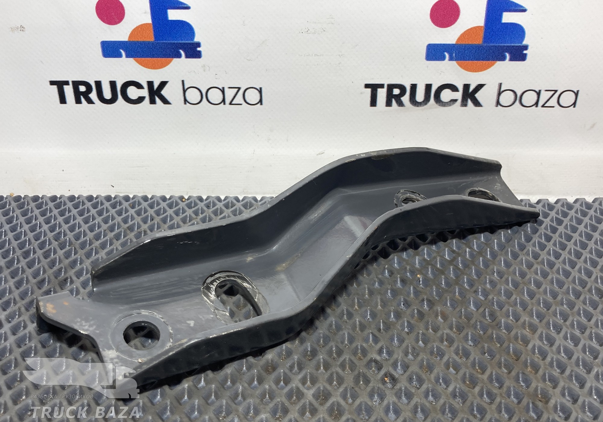 1848738 Кронштейн перекидок правый