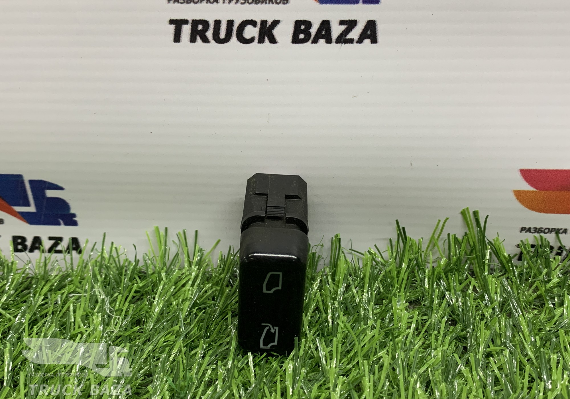 A0035456807 Кнопка люка