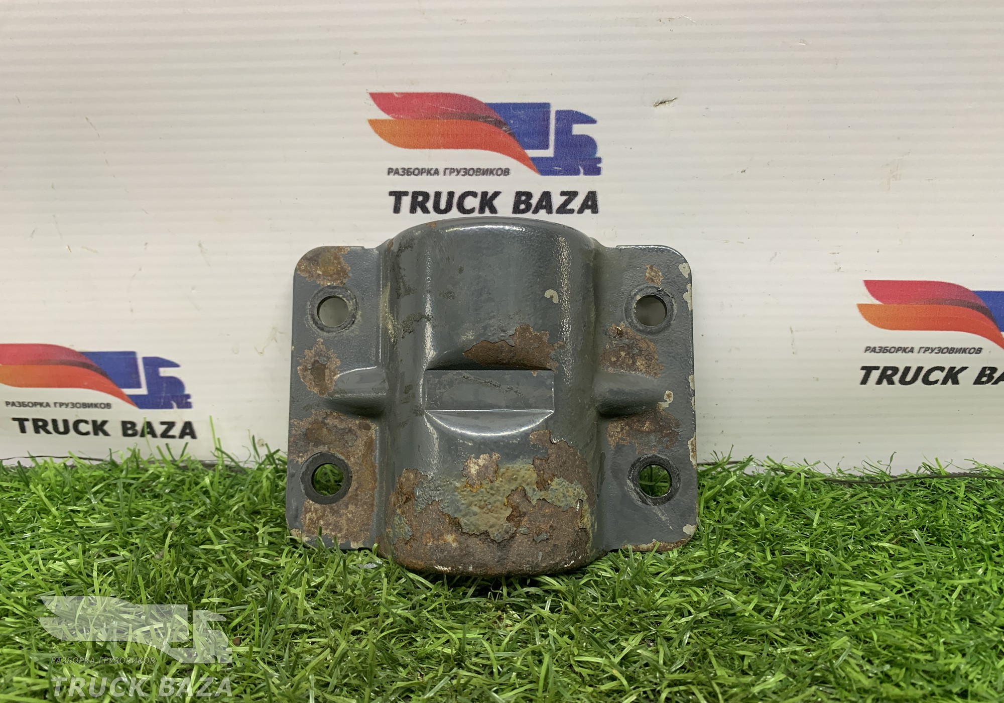 1629046 Кронштейн крыла