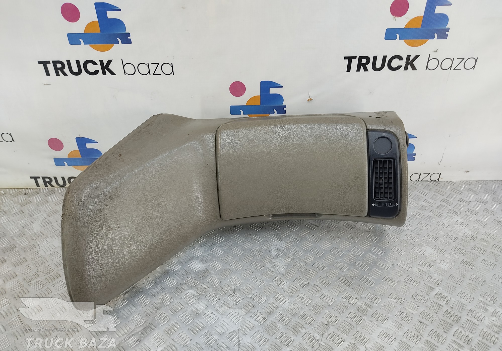 1652298 Передняя панель салона для Daf XF105 (с 2005)