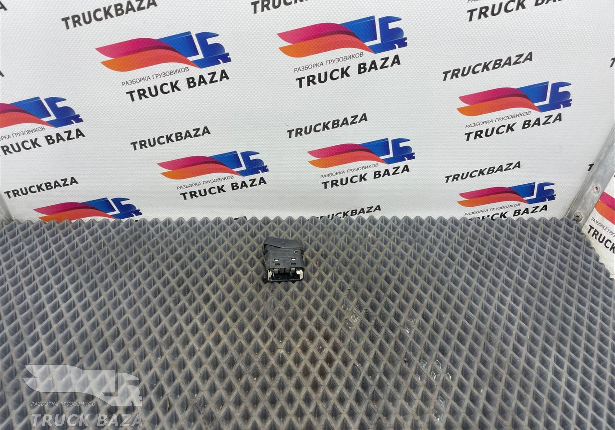 1421838 Кнопка блокировки дифференциала для Scania 5-series R (с 2004 по 2016)